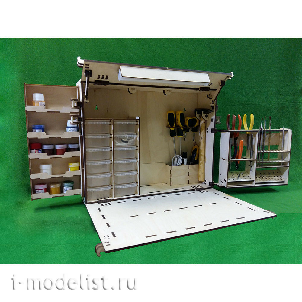 5211 Svmodel Small portable workplace of the modeler