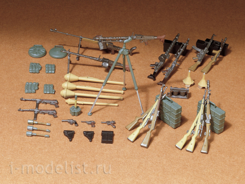 35111 Tamiya 1/35 Set of weapons German soldiers (24 species weapons)