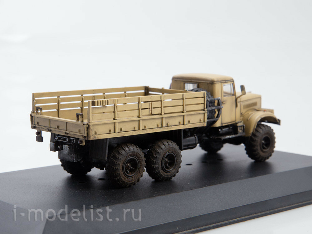 1582AVD AVD Models 1/72 Soviet all-wheel drive flatbed truck 6x6 KrAZ-255B