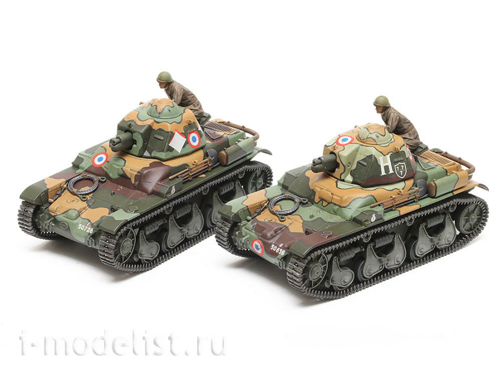 35373 Tamiya 1 / 35 French light tank R35, with the figure of a tankman
