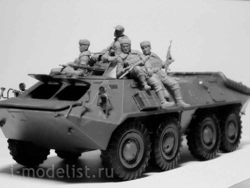 35637 ICM 1/35 Soviet paratroopers on armored vehicles (1979-1991)