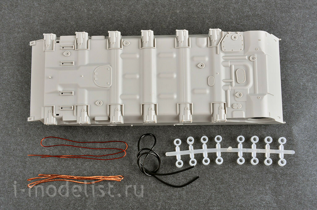09609 I am a Modeler Liquid Glue Plus Gift Trumpeter 1/35 Russian 72B1 with KTM-6 & Grating Armour