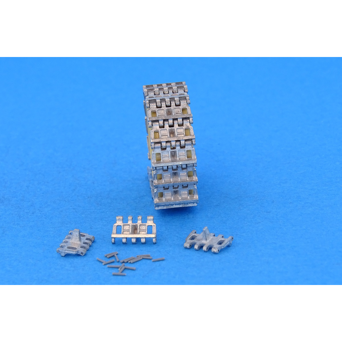 MTL-35178 MasterClub 1/35 Tracks, iron, for M13/40