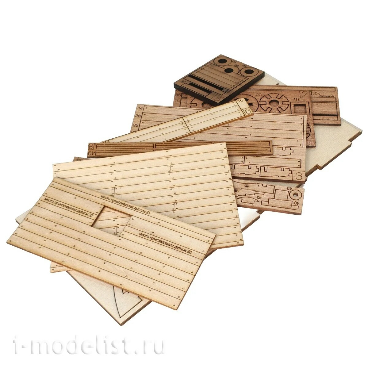 E4811 Эскадра 1/48 Палуба. Фрагмент с пушкой и шпилем