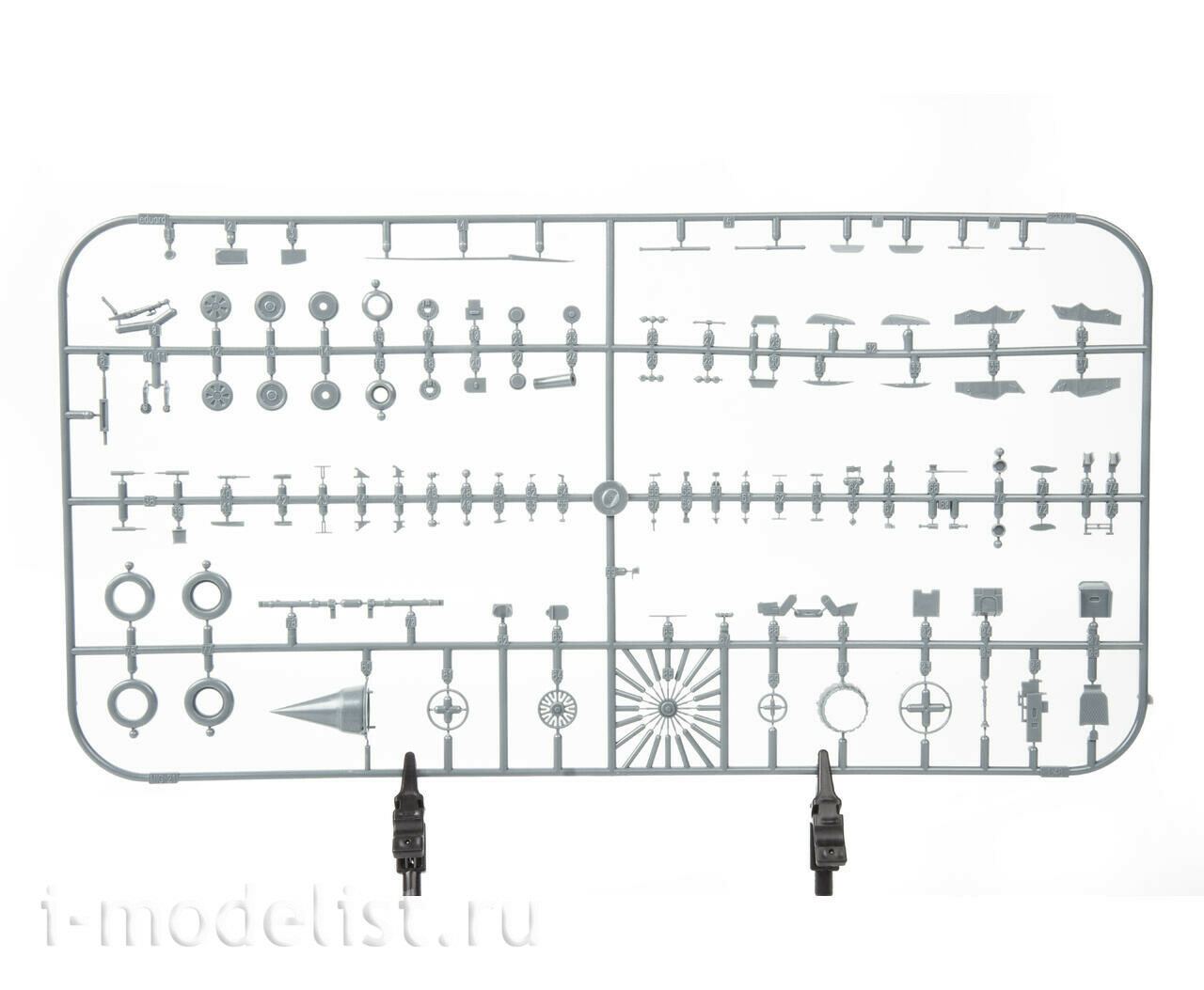 84202 Eduard 1/48 Советский истребитель MiGG-21PFM (Weekend)