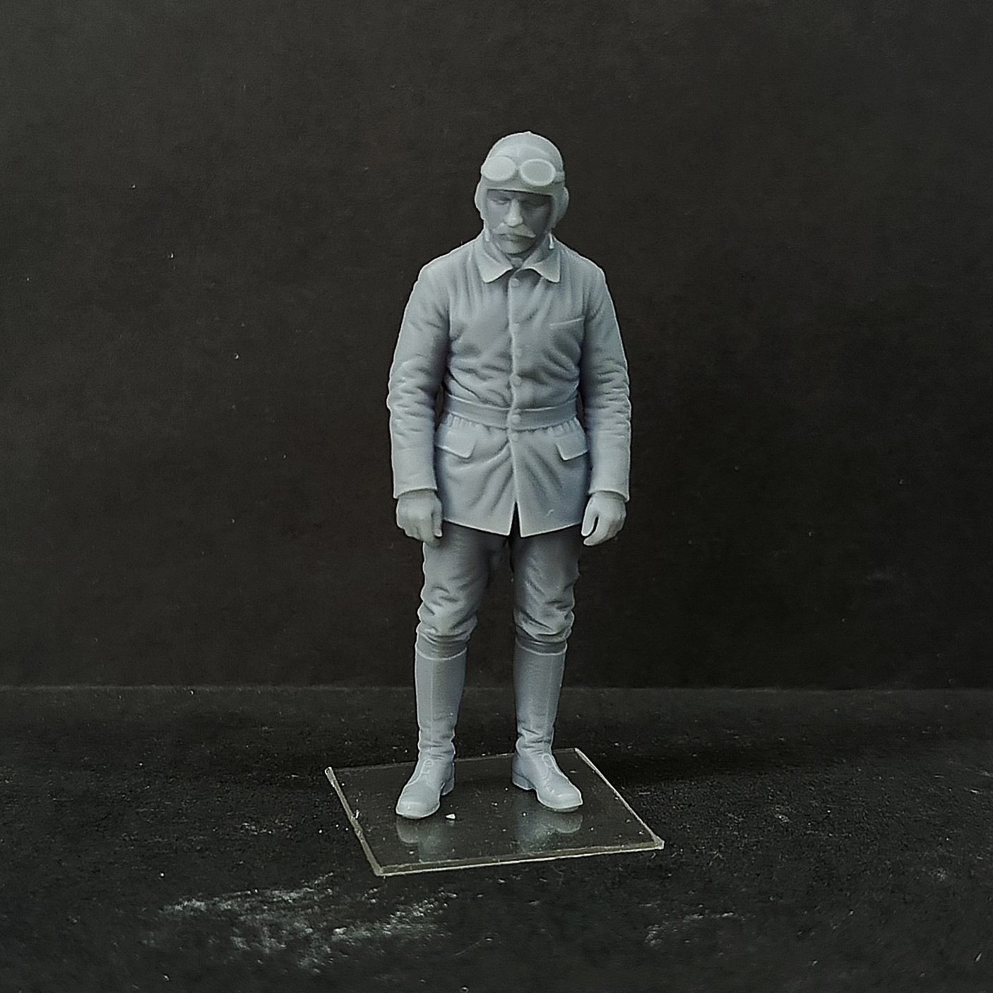 DMS-43017 ДМС 1/43 Фигурка Мfromоциклист (1900-1930)