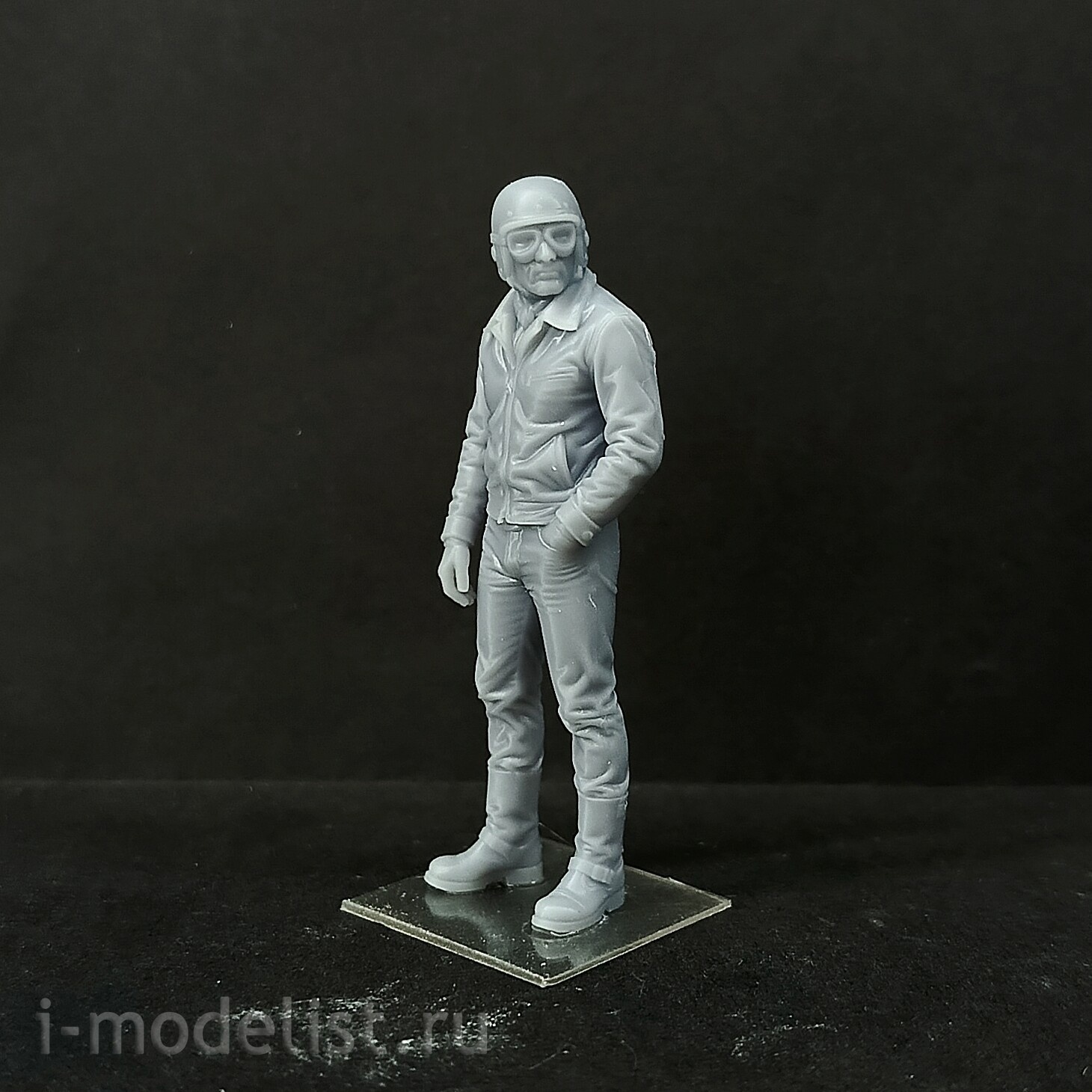 DMS-35296 ДМС 1/35 Фигурка Мfromоциклист (1930-1980)
