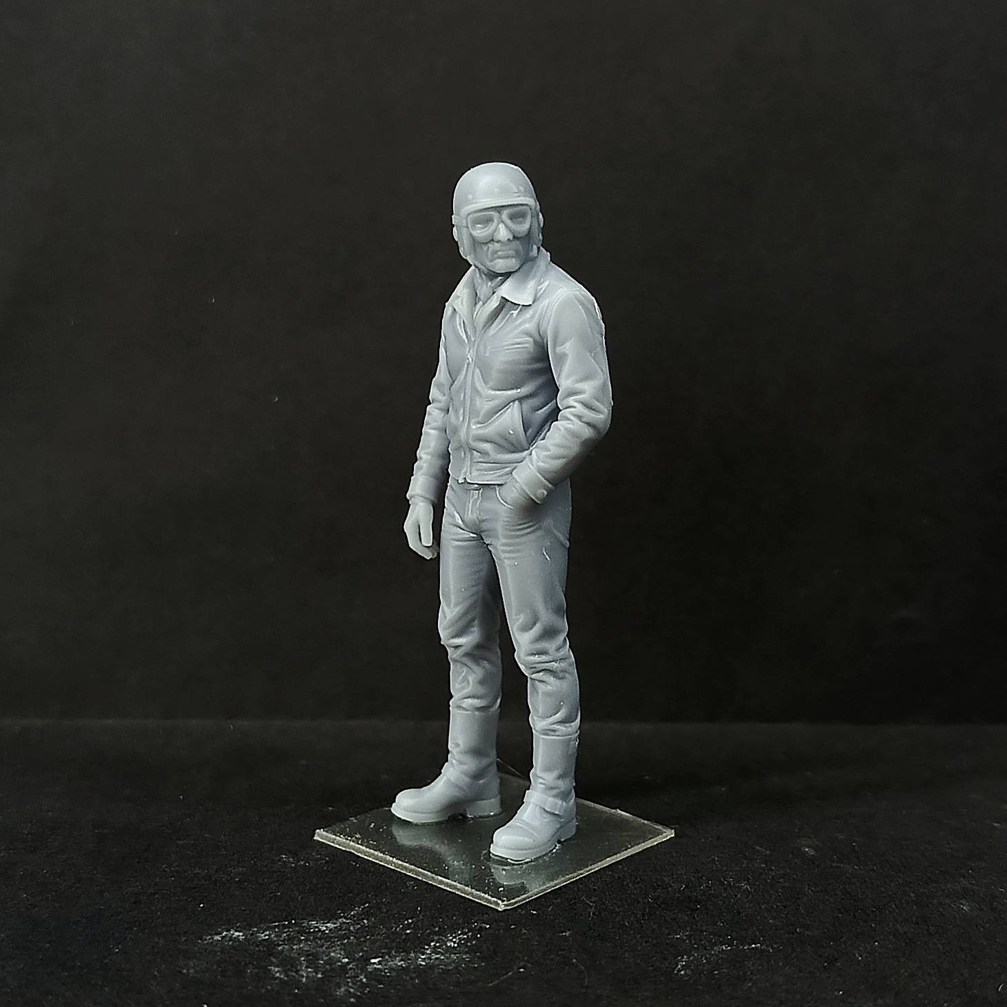 DMS-43018 ДМС 1/43 Фигурка Мfromоциклист (1930-1980)