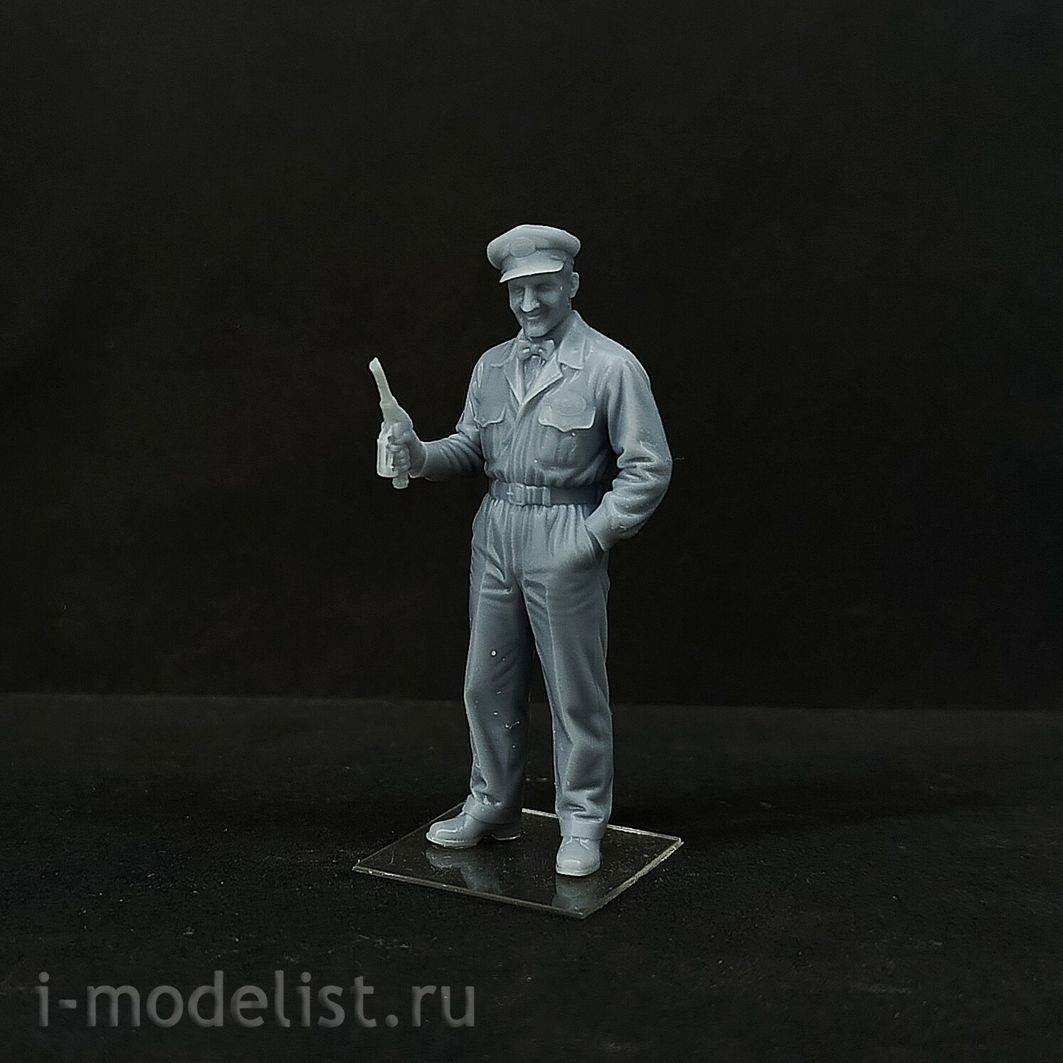 DMS-43022 ДМС 1/43 Фигурка Заправщик, США, середина 20 века