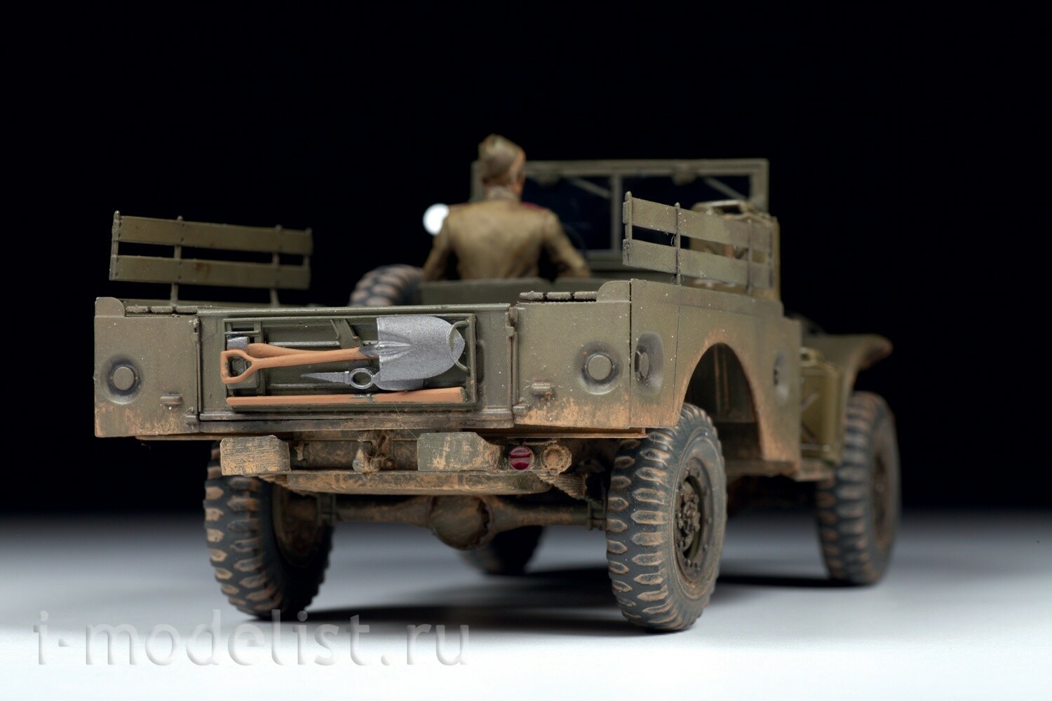 3664 Zvezda 1/35 PAmerican Army vehicle with winch WC-522 