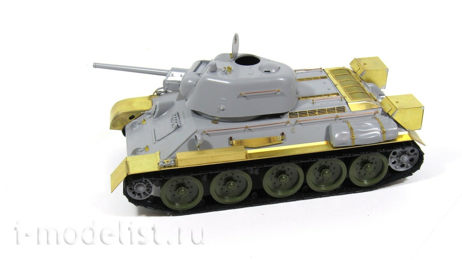Zvezda 3689 Soviet Medium Tank T-34/76 1943 UZTM Model Kit for sale online