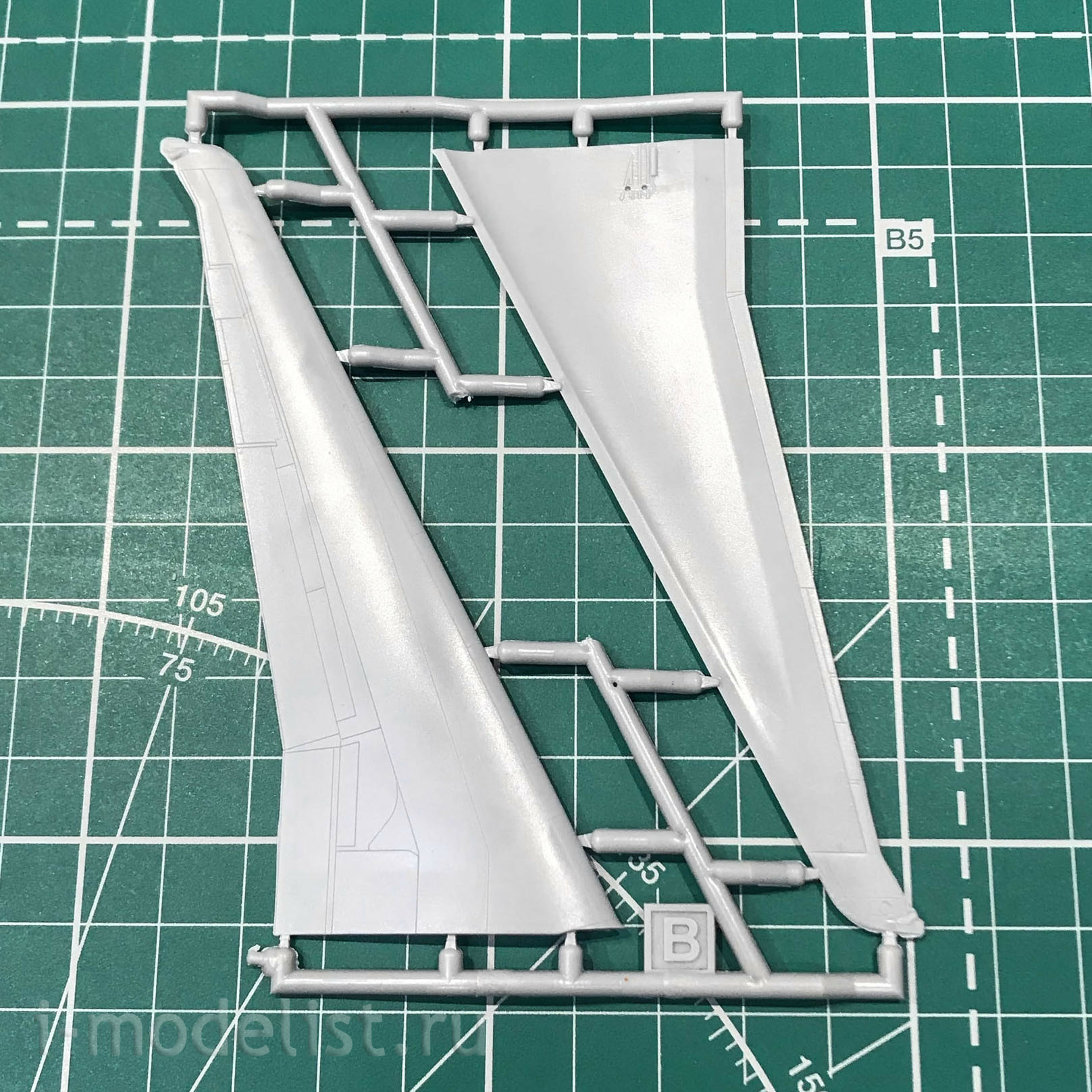 144111-3 Orient Express 1/144 Airliner MD-80 early TWA (Limited Edision)