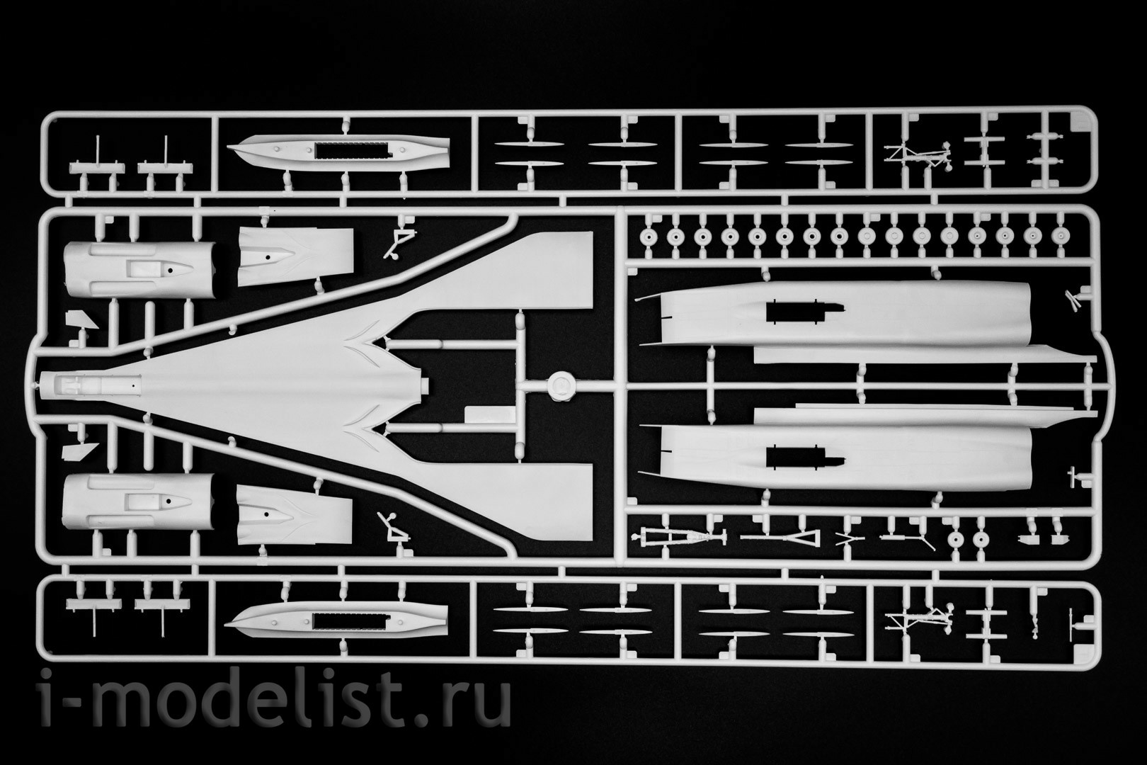 ICM 14402 1/144 scales of the Tu-144D Soviet supersonic passenger aircraft