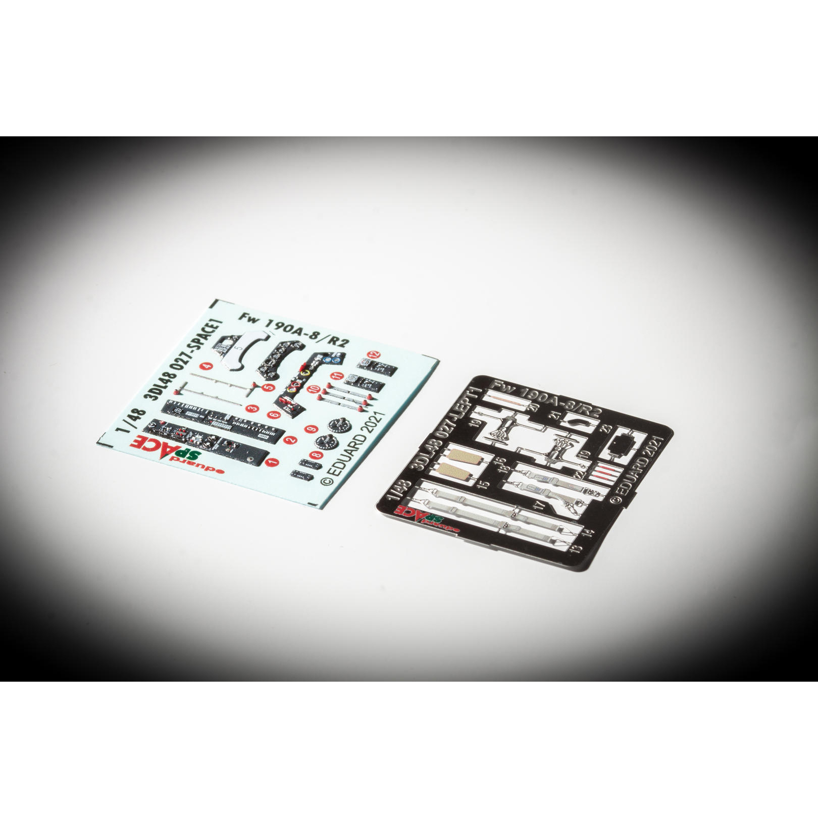3DL48027 Eduard 1/48 3D Decal for Fw 190A-8/ R2 SPACE