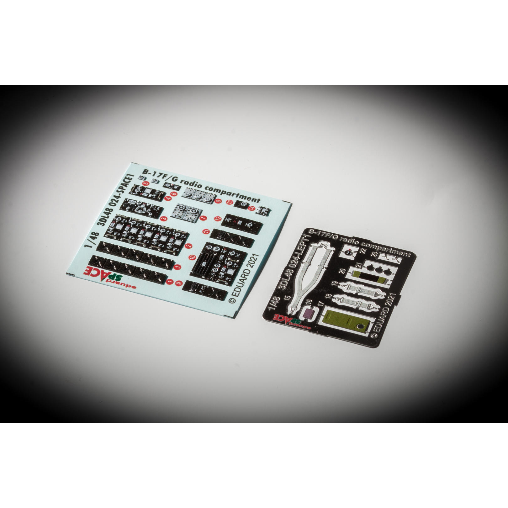 3DL48024 Eduard 1/48 3D Decals for B-17F/G Radio Compartment SPACE