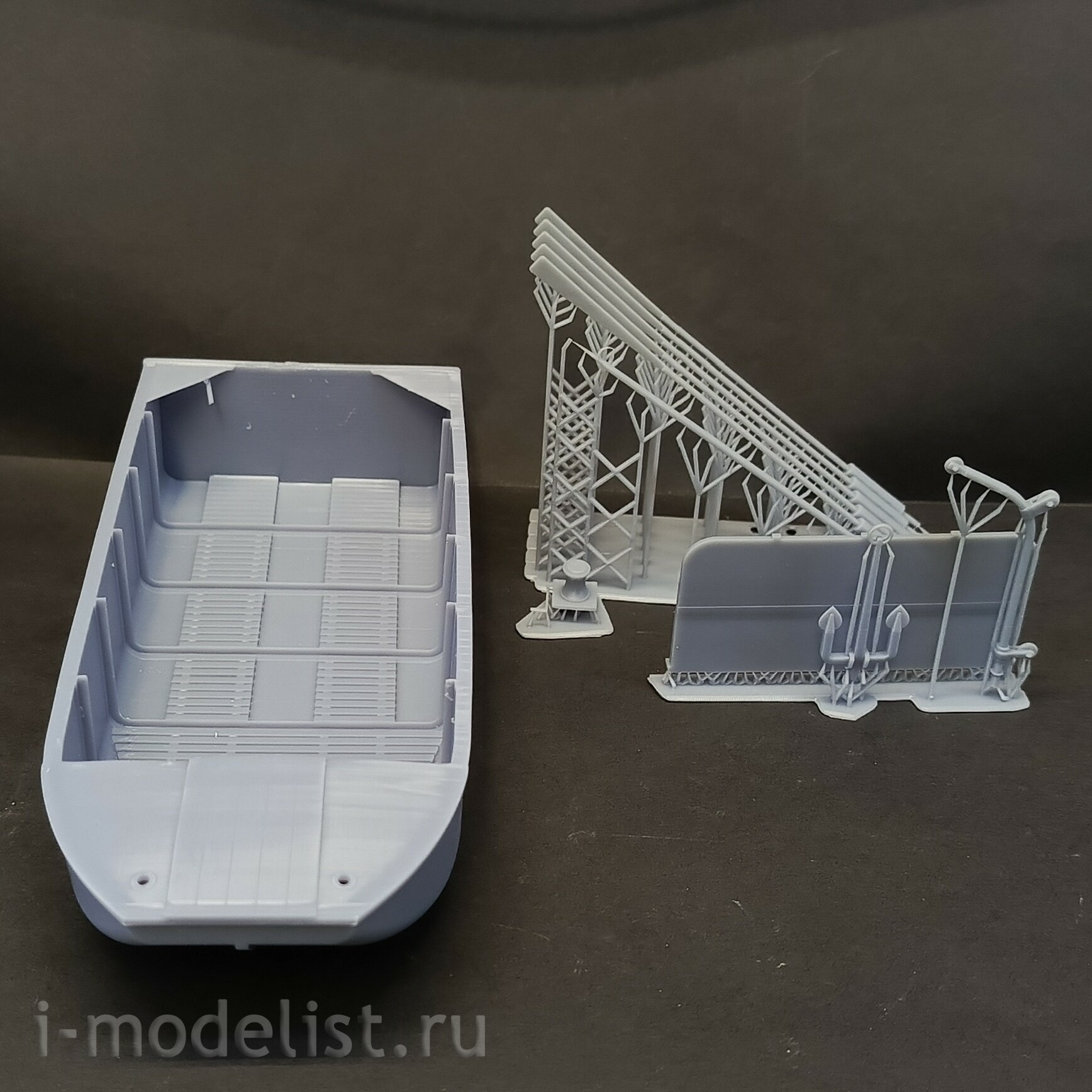 DMS-35252 ДМС 1/35 Носовой полупонтон парка Н2П