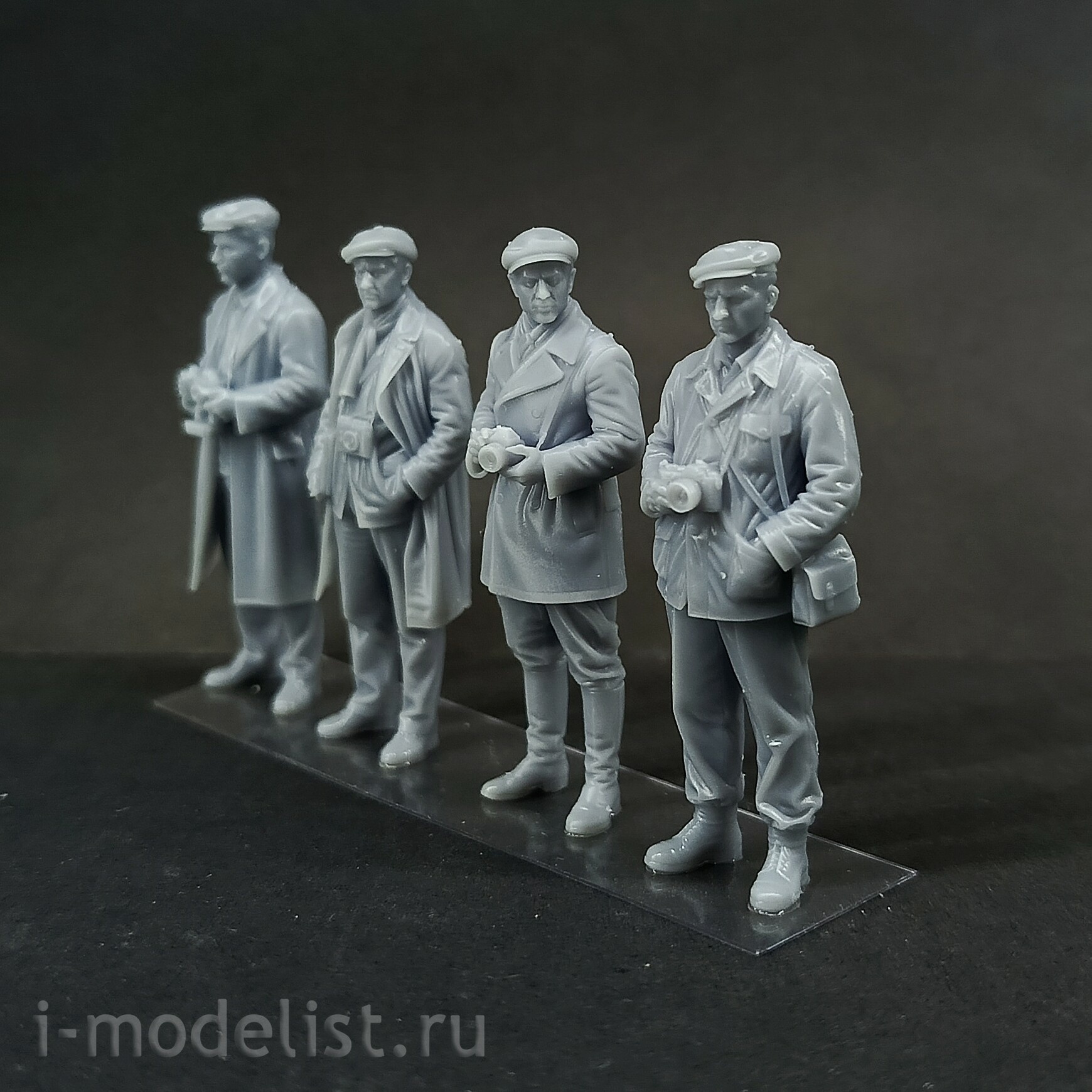 DMS-35308 ДМС 1/35 Фигурки фfromокорреспонденты СССР