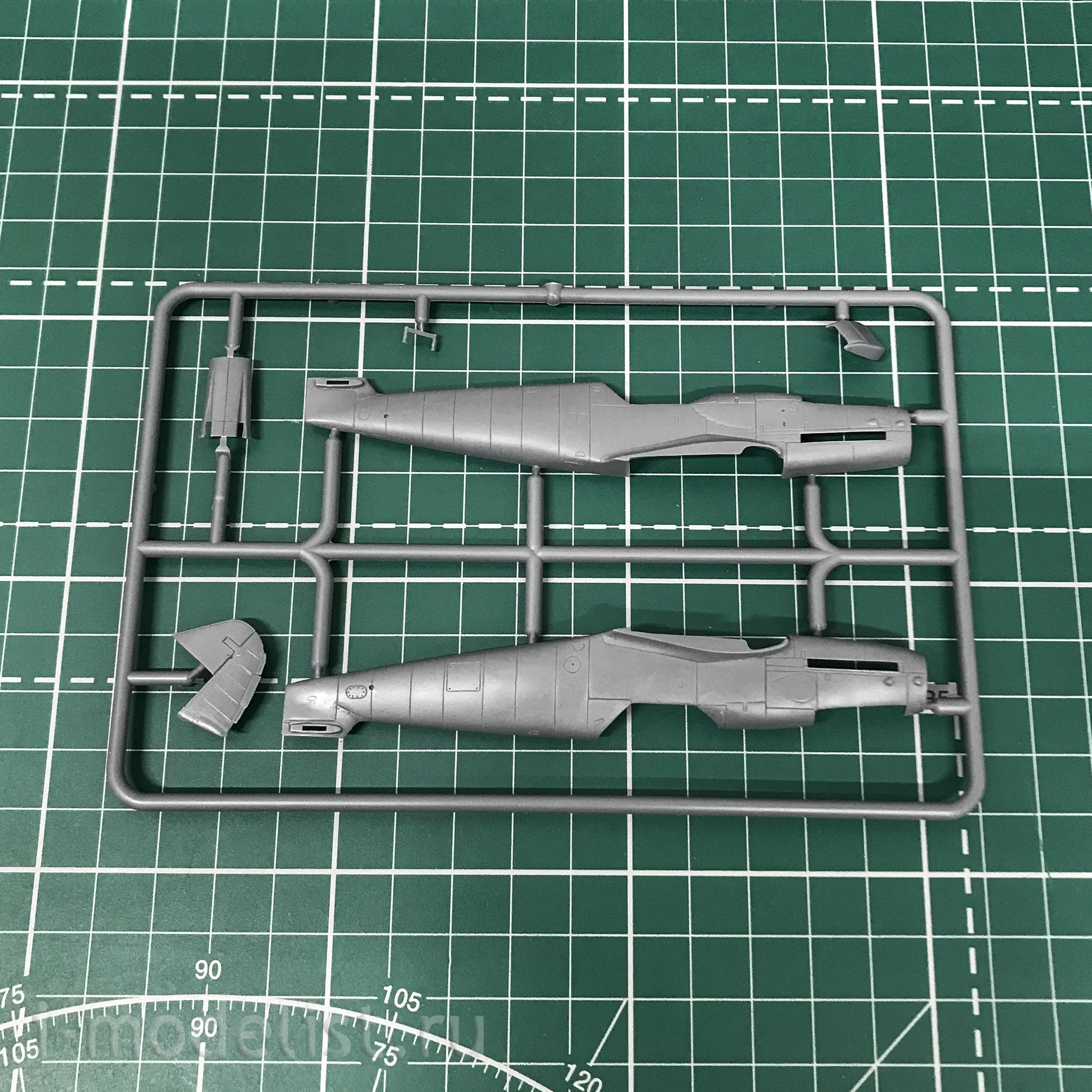 AZ7615 AZ Model 1/72 Messerschmitt Bf-109G-10 Erla Block 49 Early Aircraft