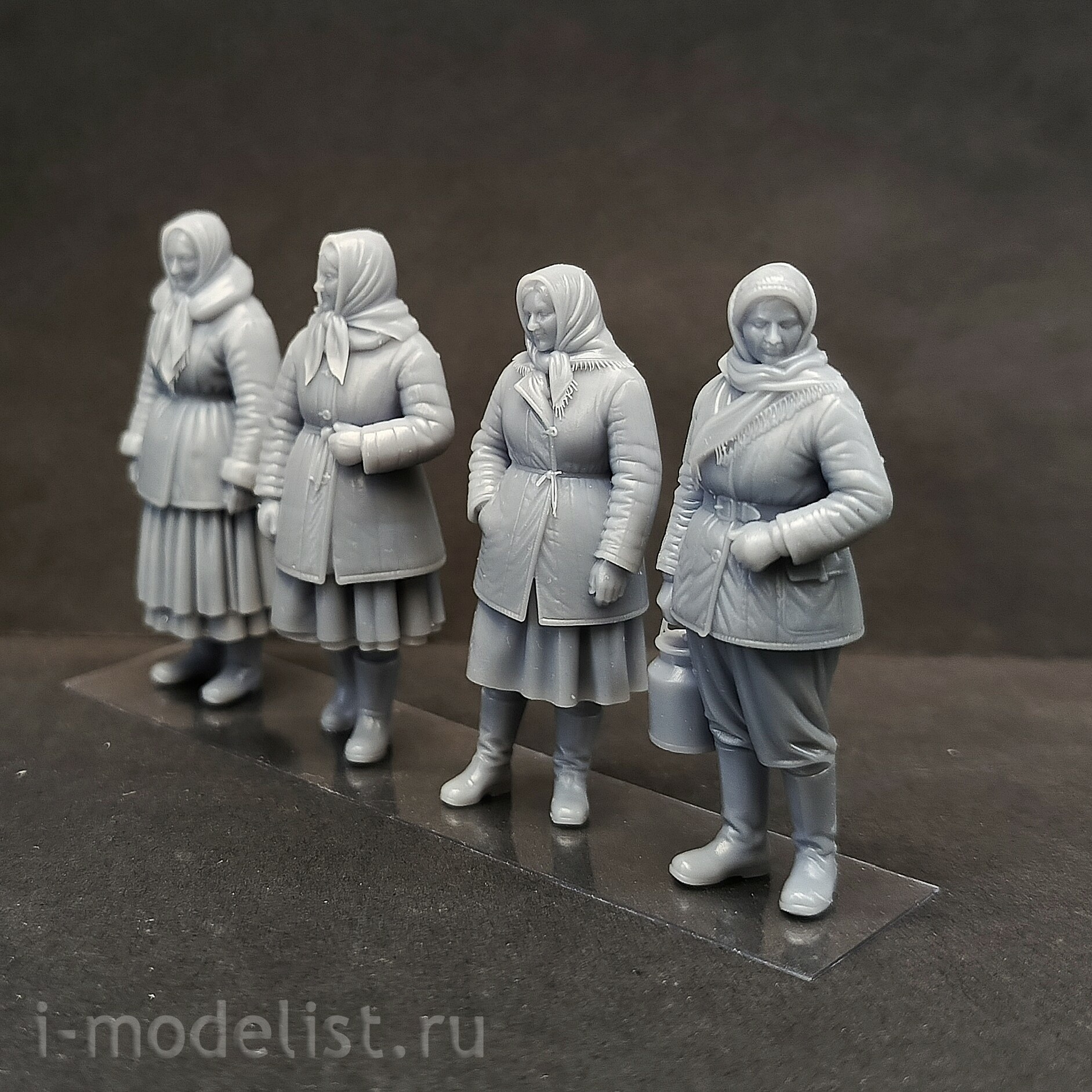 DMS-43028 ДМС 1/43 Фигурки колхозницы СССР