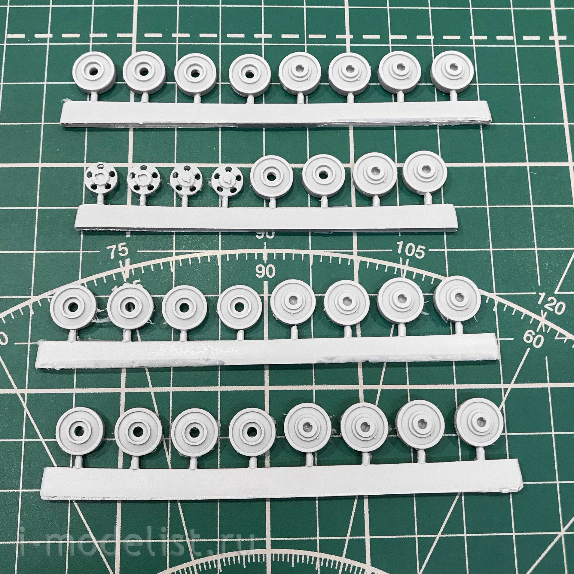 F72086 SG modeling 1/72 support rollers UBP Arm