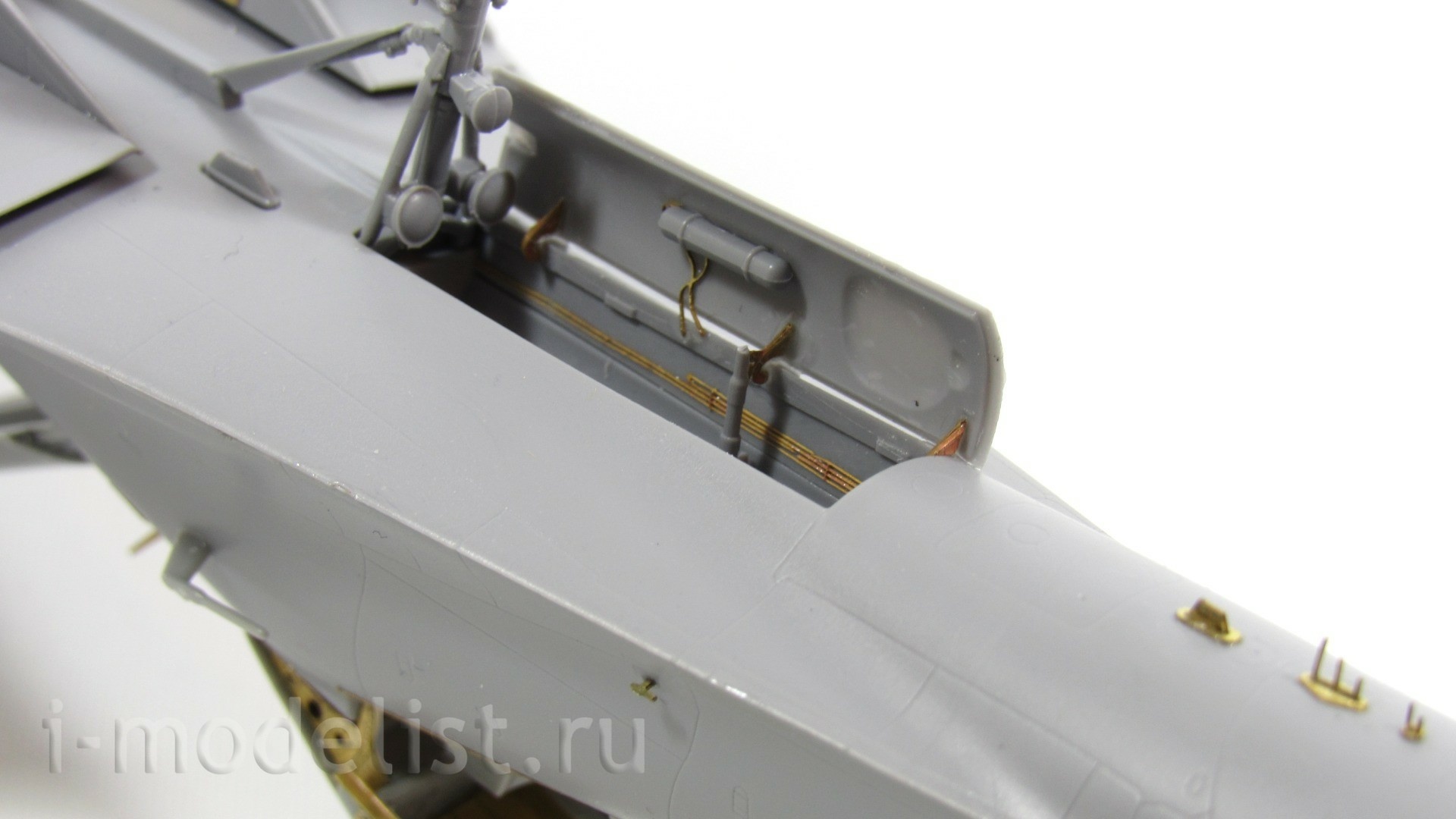 072228 Microdesign 1/72 HYDRAULIC system of the CHASSIS of the AIRCRAFT SU-27