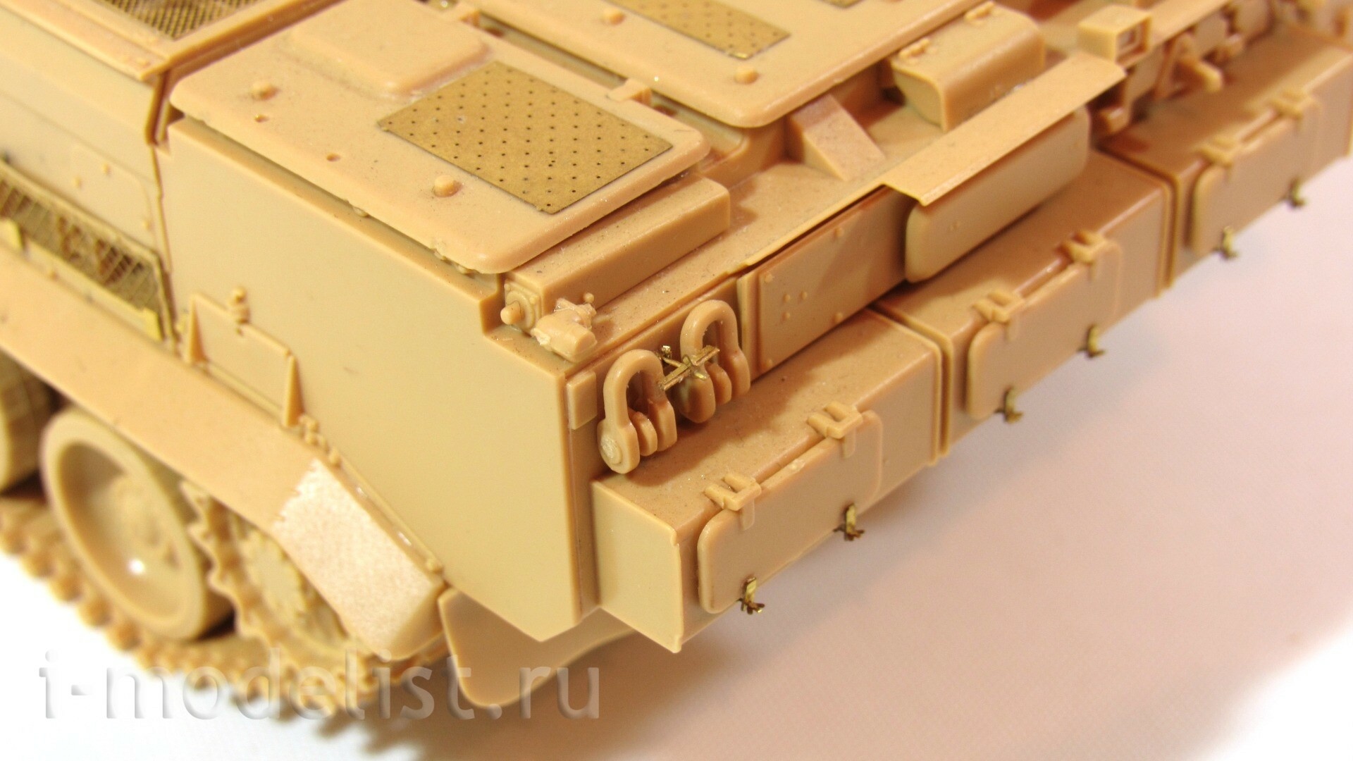 035371 Microdisign 1/35 set of photo etching on the BUK 9k37m1 SAM (basic set) from MENG