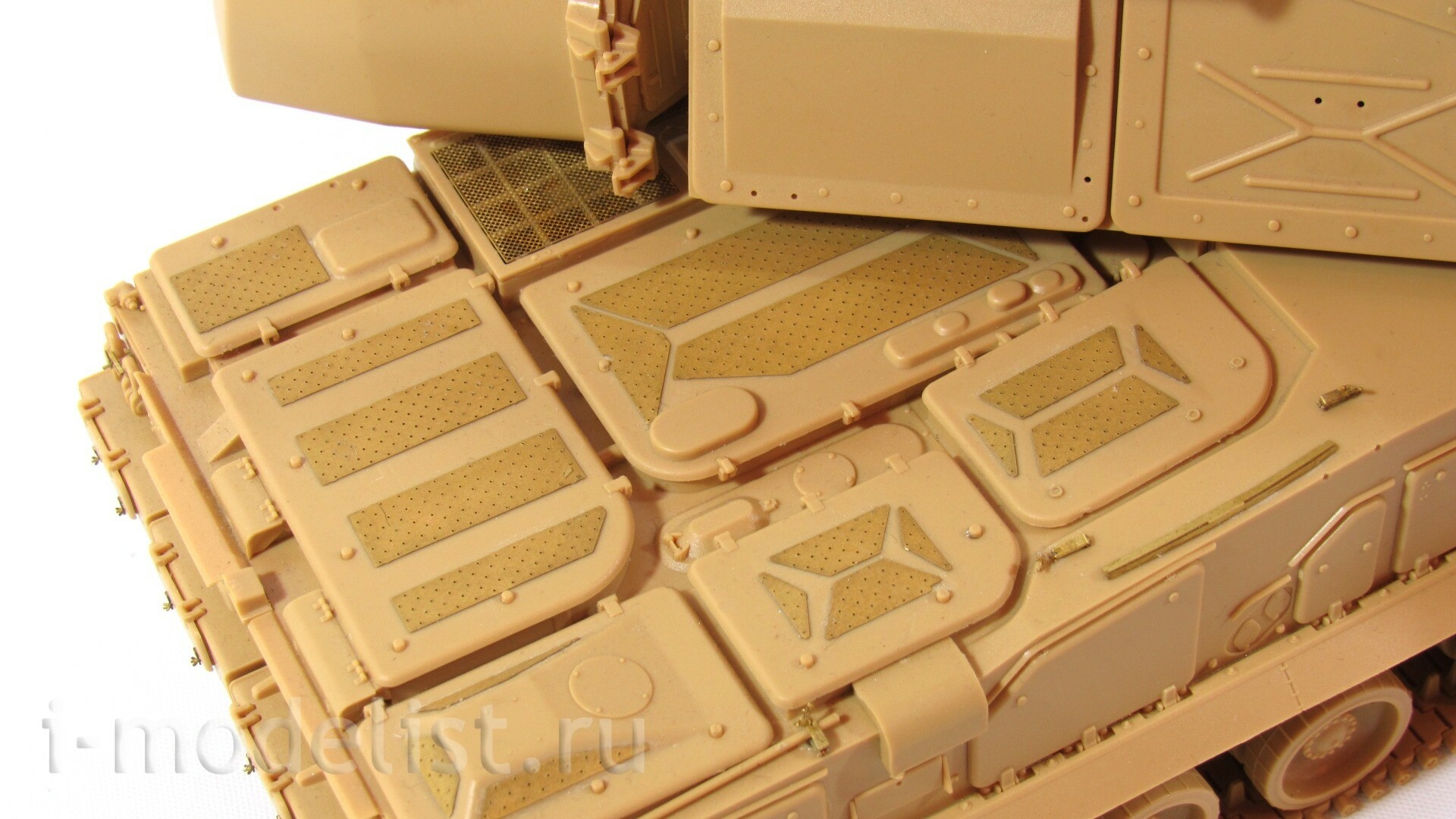 035371 Microdisign 1/35 set of photo etching on the BUK 9k37m1 SAM (basic set) from MENG