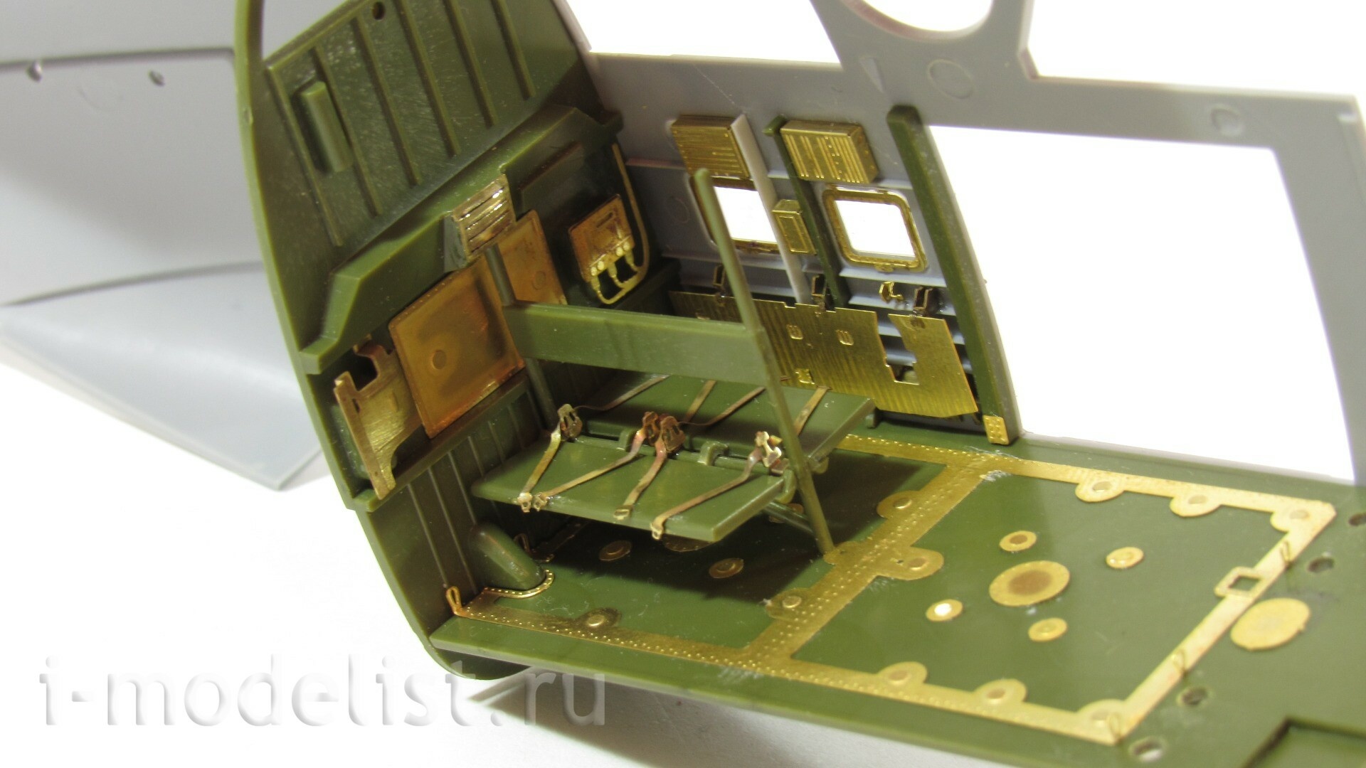 048242 Microdisign 1/48 photo etching Kit amphibious transport compartment (Zvezda)