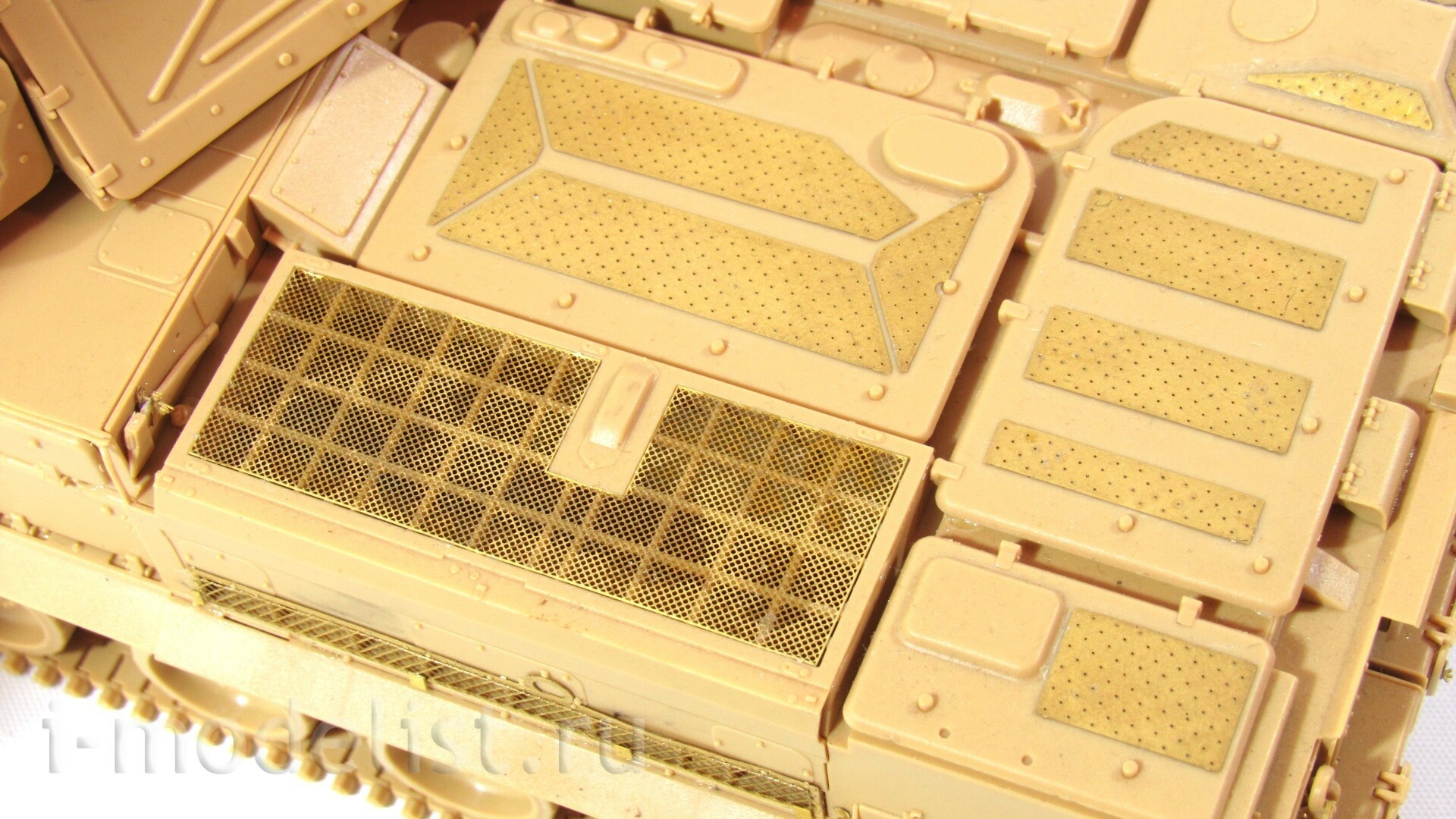 035371 Microdisign 1/35 set of photo etching on the BUK 9k37m1 SAM (basic set) from MENG