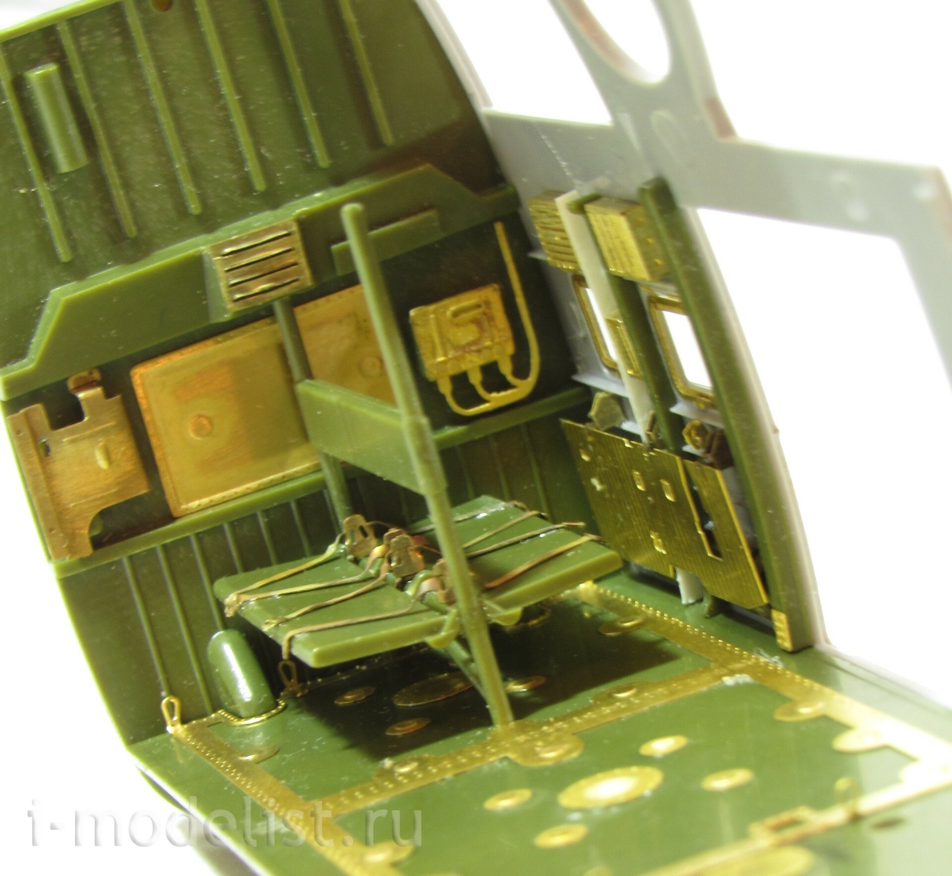 048242 Microdisign 1/48 photo etching Kit amphibious transport compartment (Zvezda)