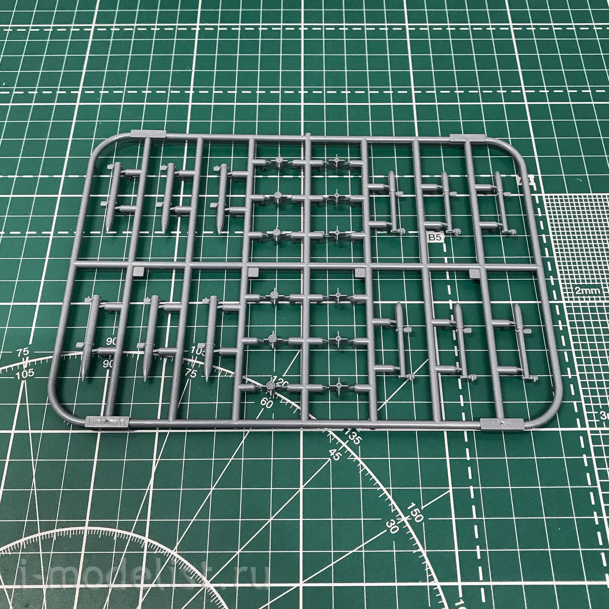 8434 Edward 1/48 F6F-5 Aircraft