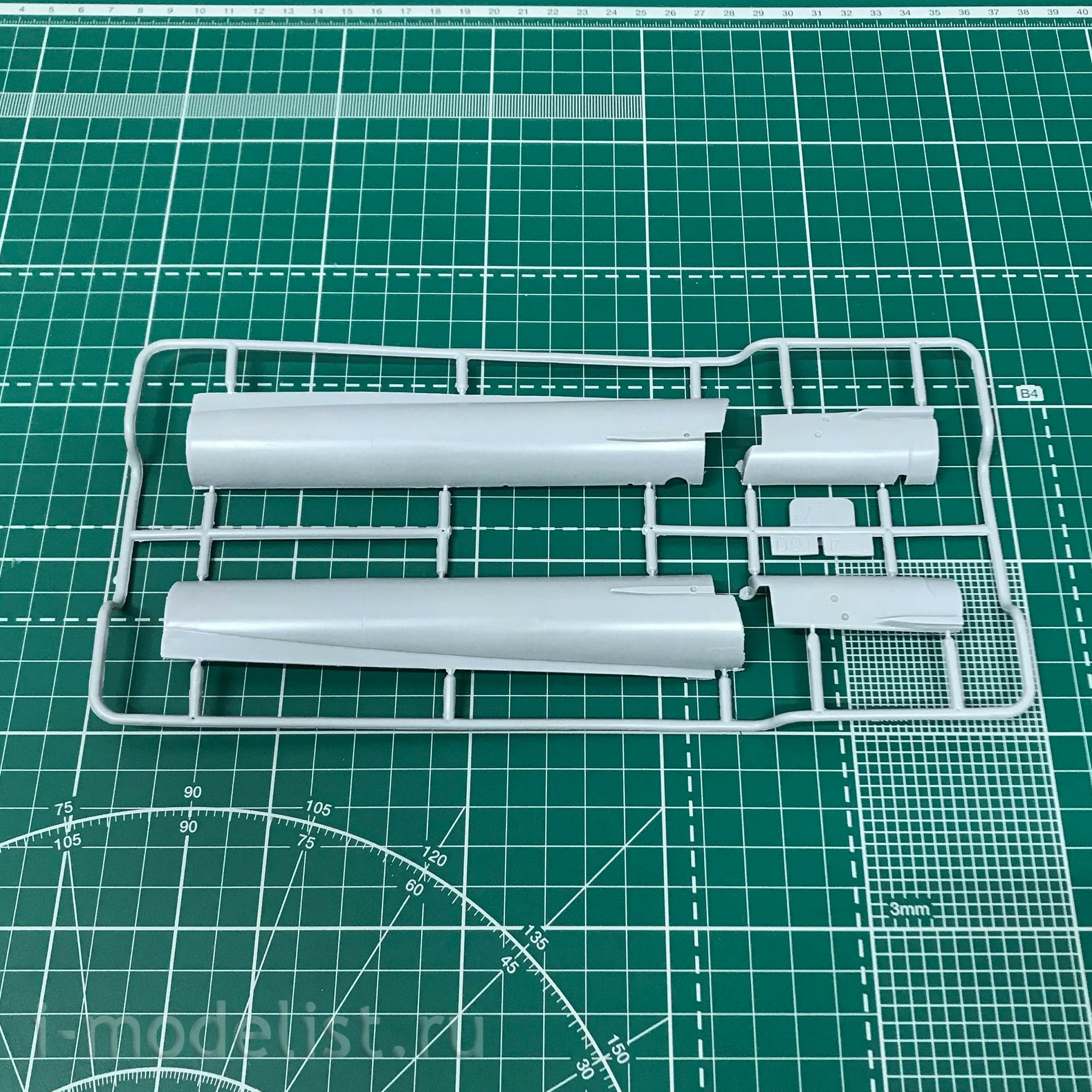 72001 Amodel 1/72 Aircraft T-4 