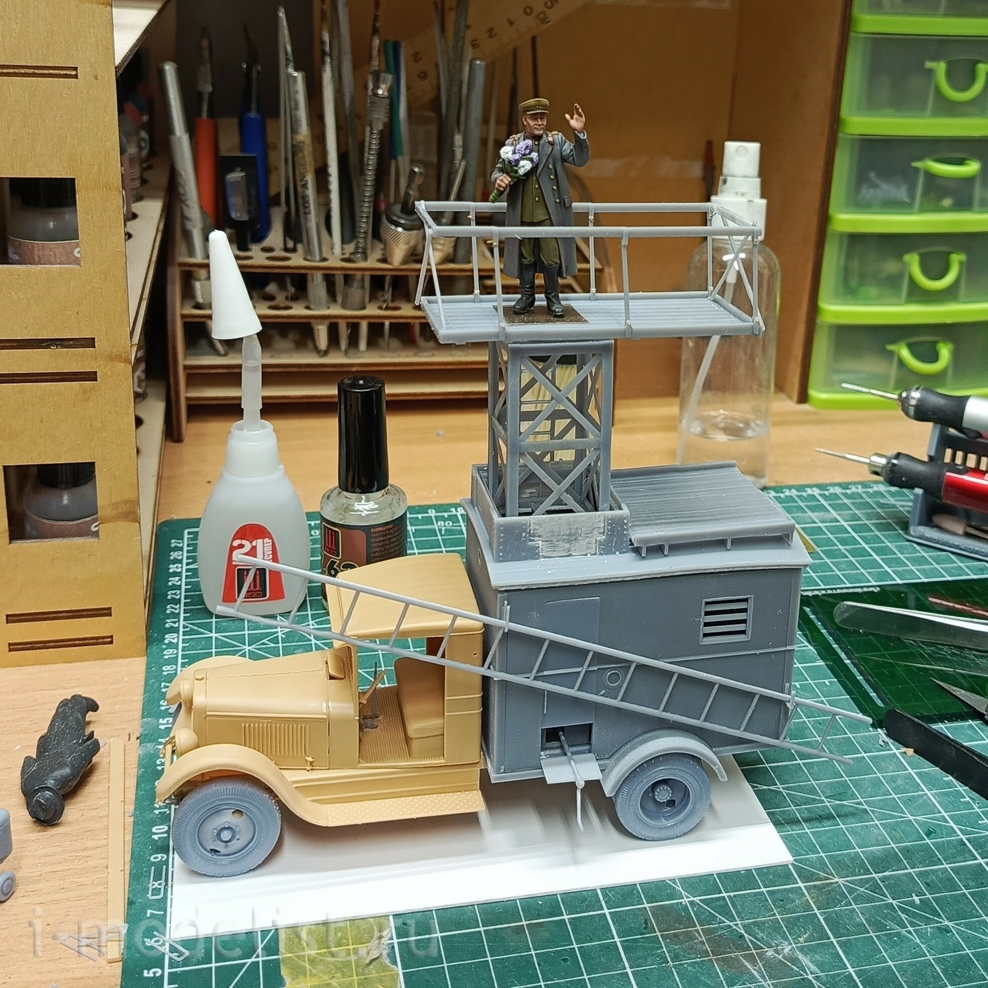 DMS-35279 ДМС 1/35 Советская автовышка на шасси АБ-1 (конверсия для З-5, 5в)