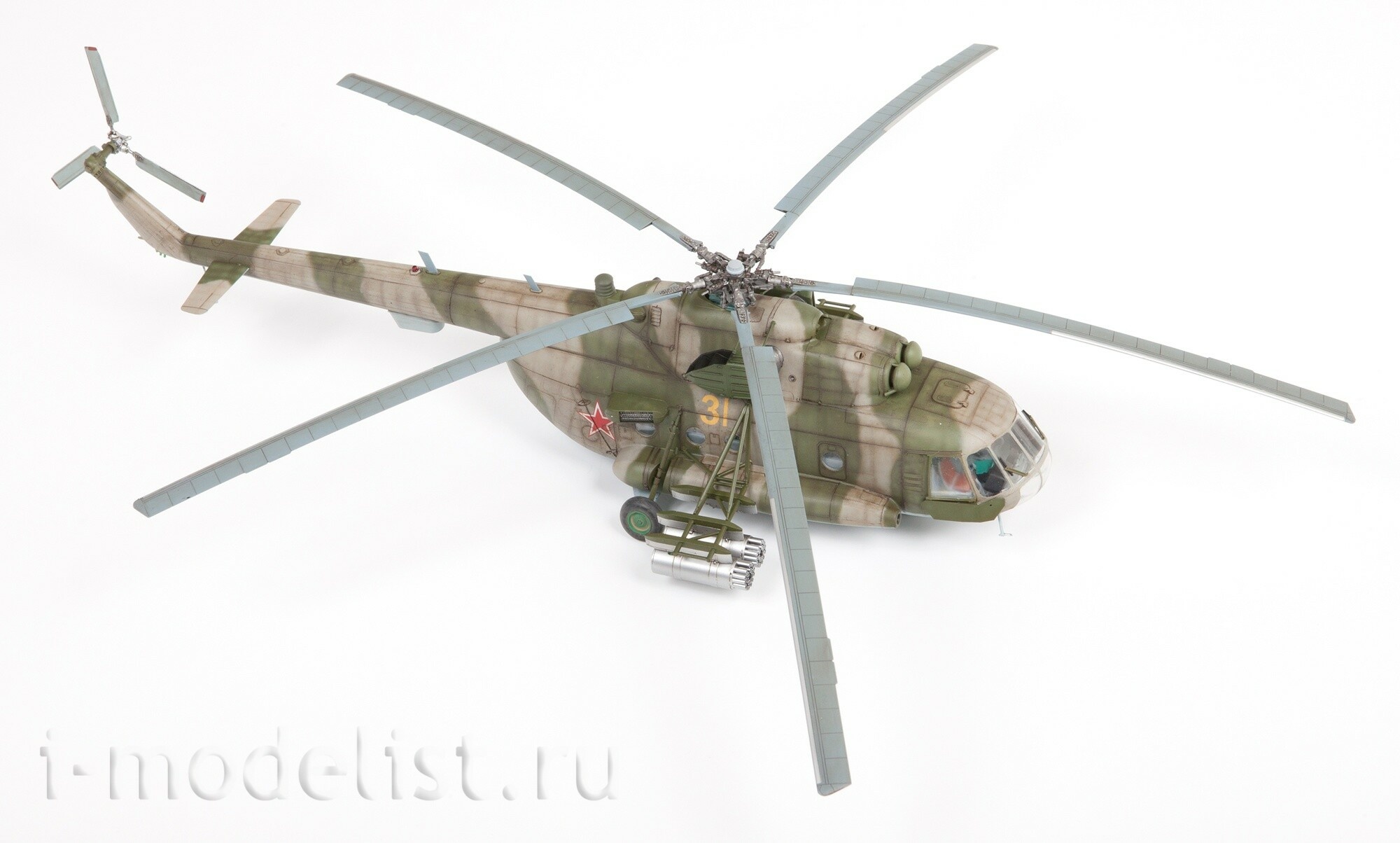 4828 Zvezda 1/48 Soviet multi-purpose helicopter Mi-8MT