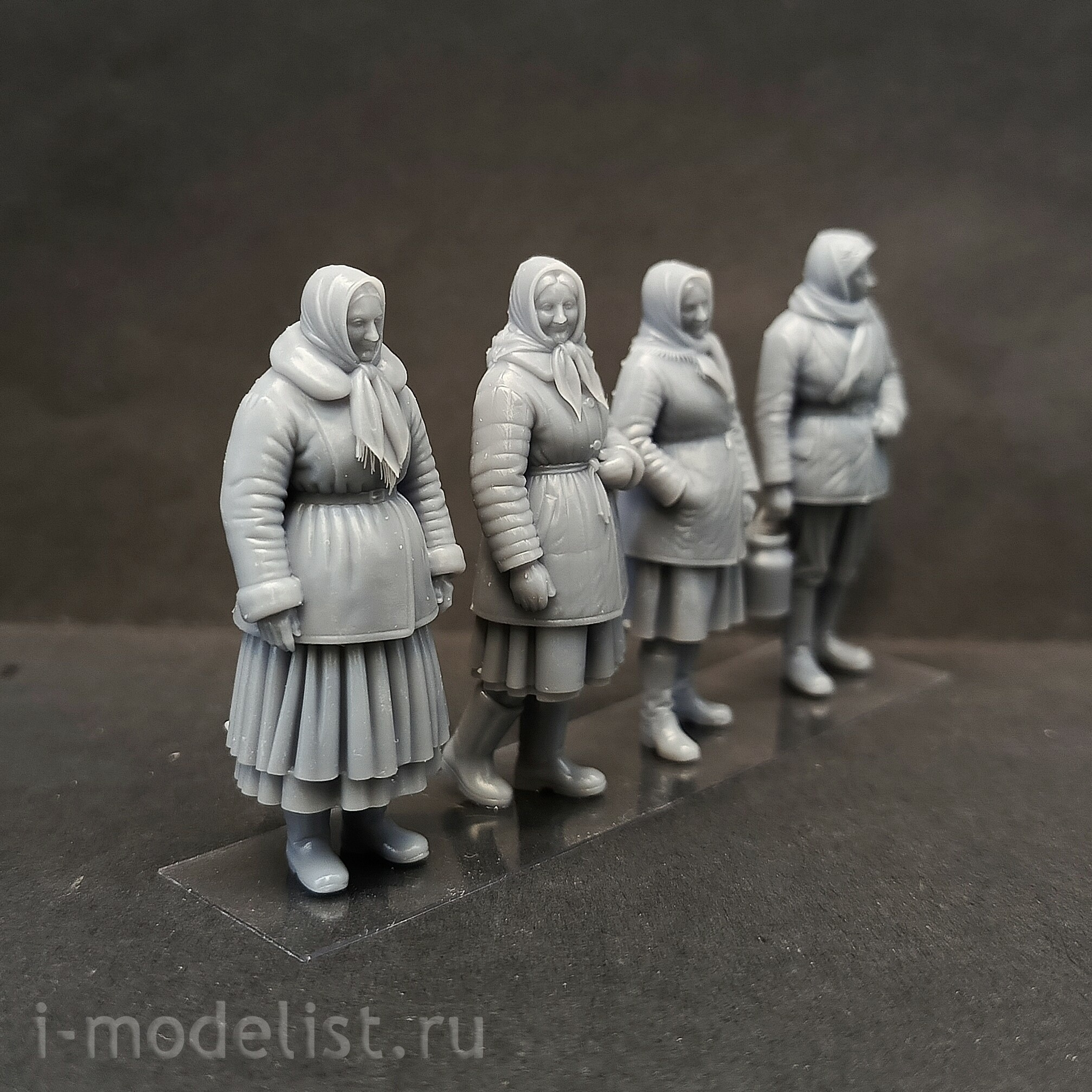 DMS-35307 ДМС 1/35 Фигурки колхозницы СССР