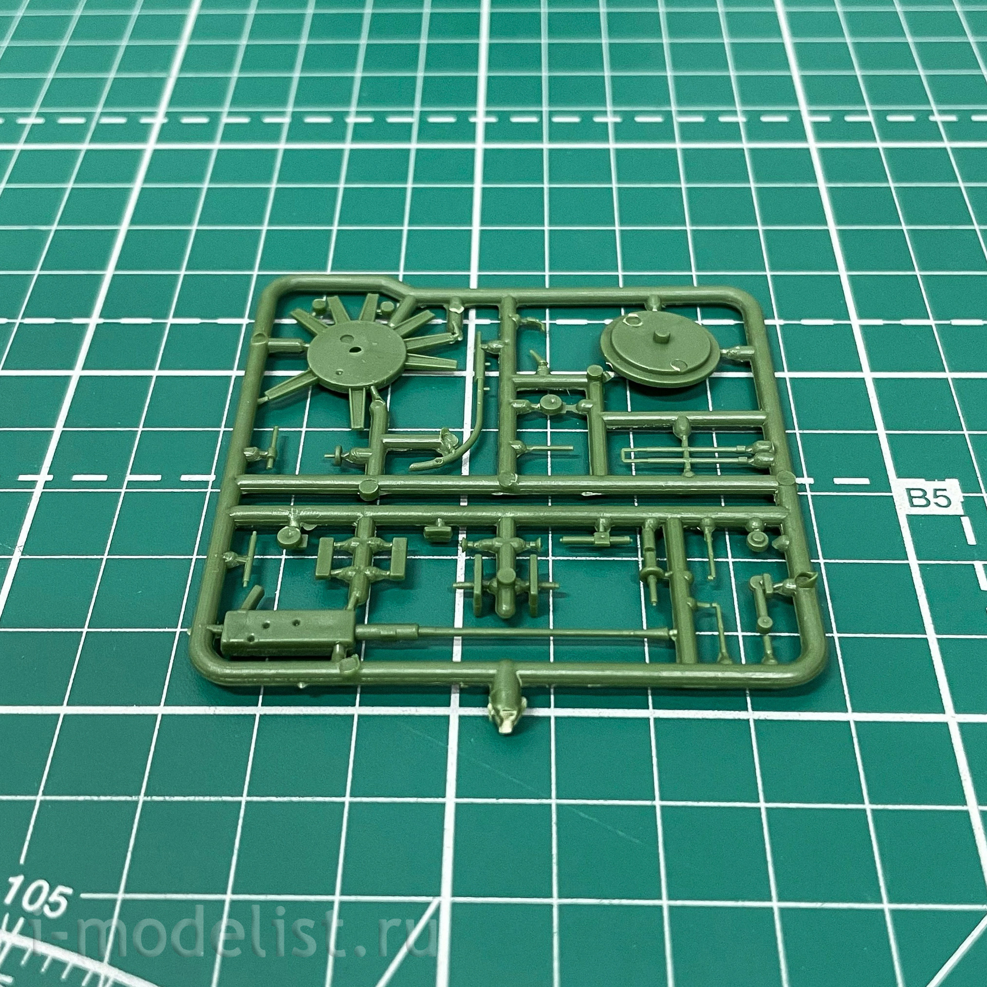 mt690 UM 1/72 Armored train 