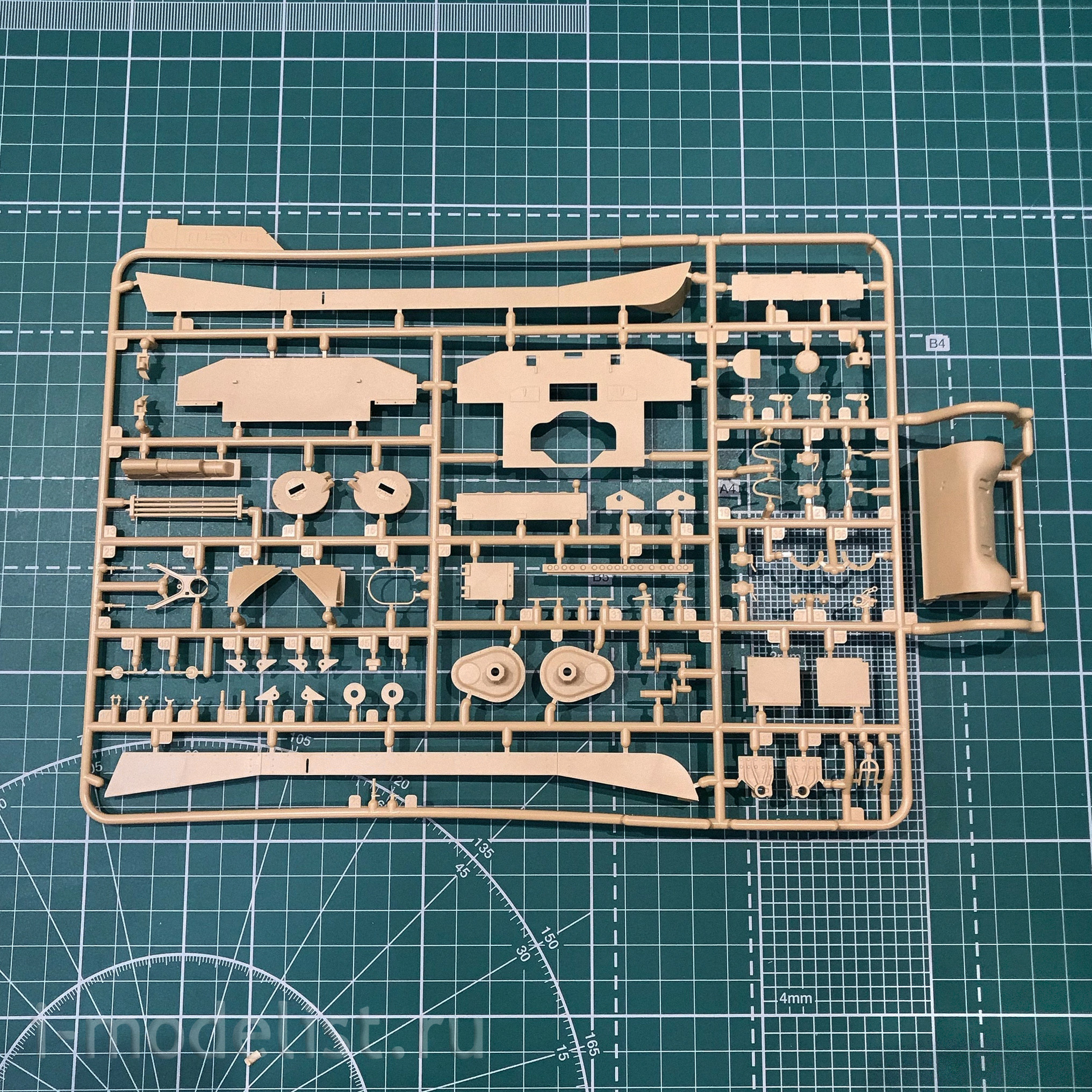ES-006 Meng 1/35 Victory Kiss M4A3 (76)W Limited Edition