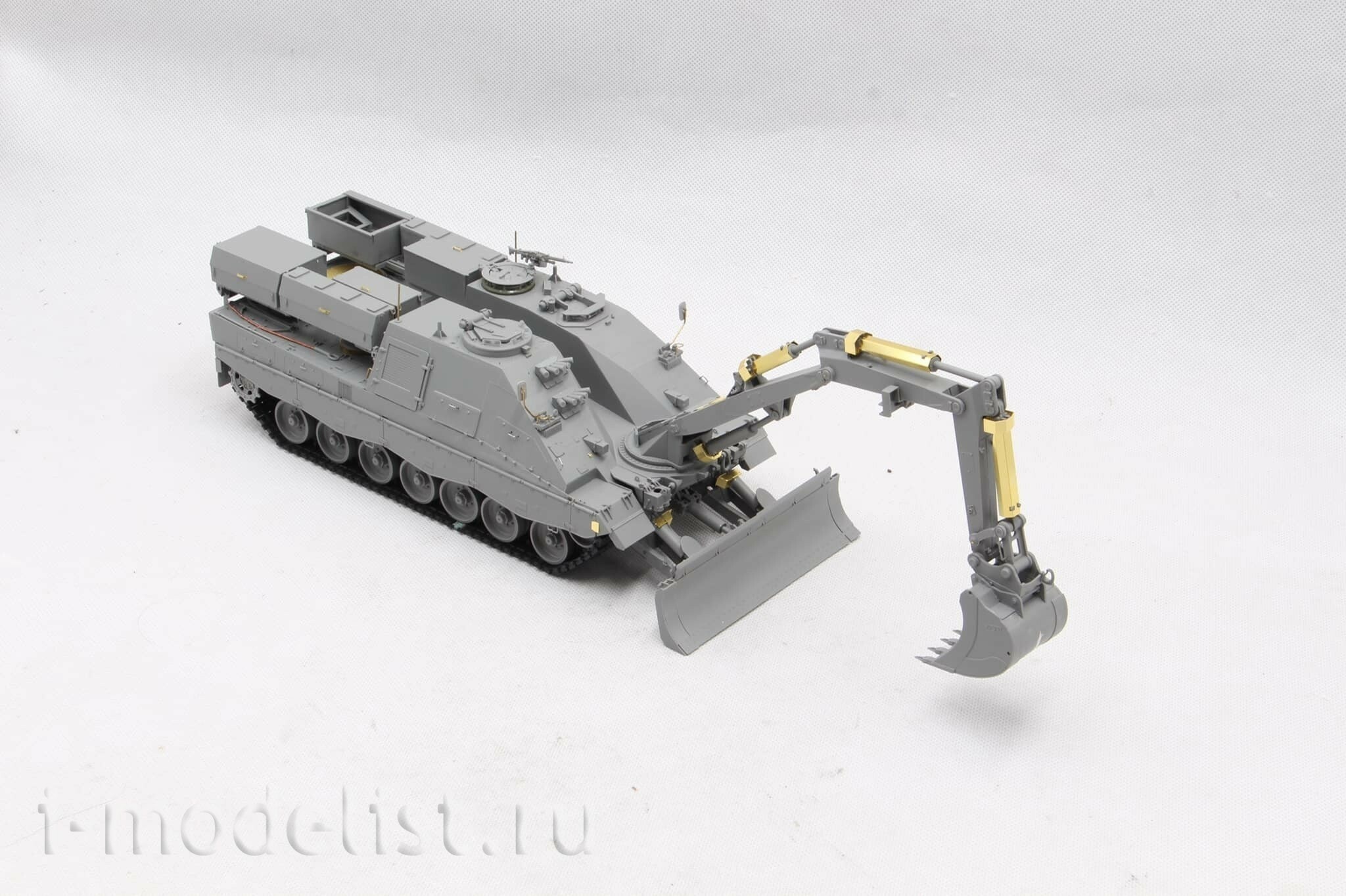 BT-011 Border Model 1/35 Armored Engineering vehicle KODIAK Swiss series \ German Demonstrator EV-3 Pionierpanzer (2in1)