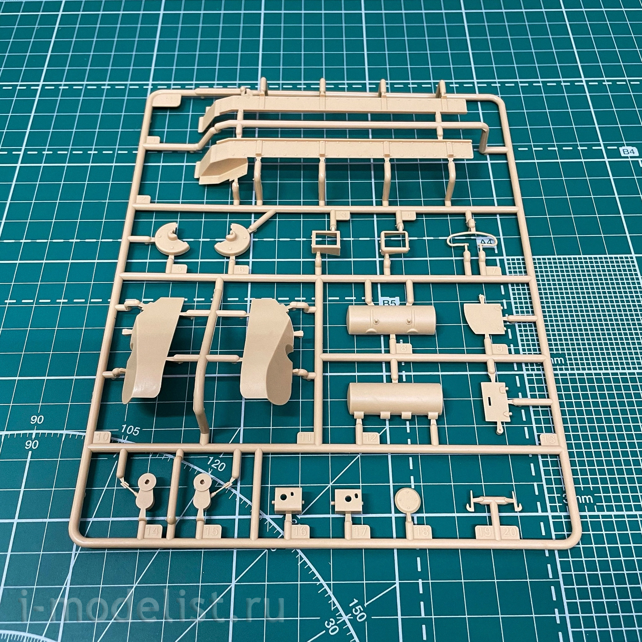 84517 HobbyBoss 1/35 Soviet D-38 tank