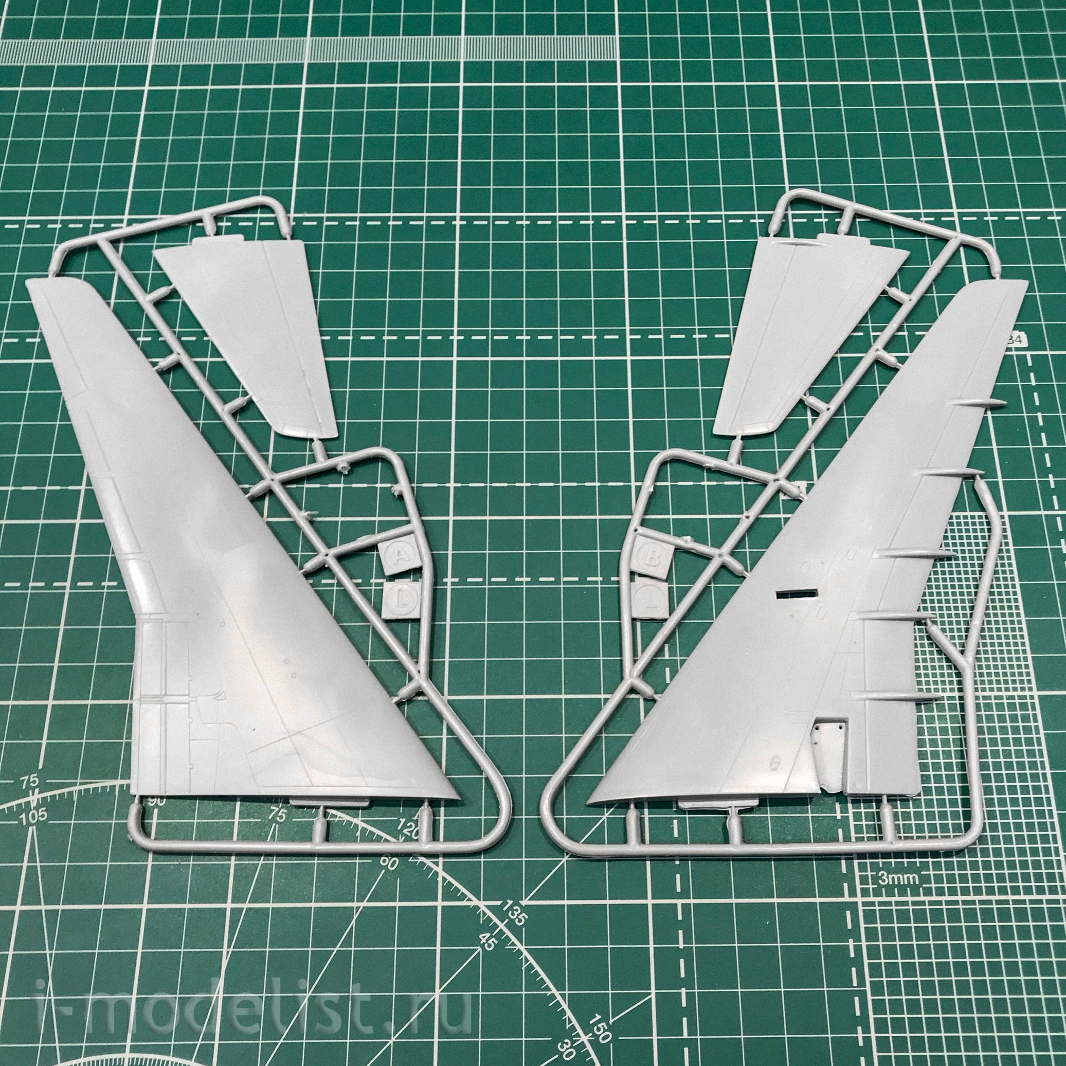 144114-1 Orient Express 1/144 Airliner L-1011-500 Tristar LTU
