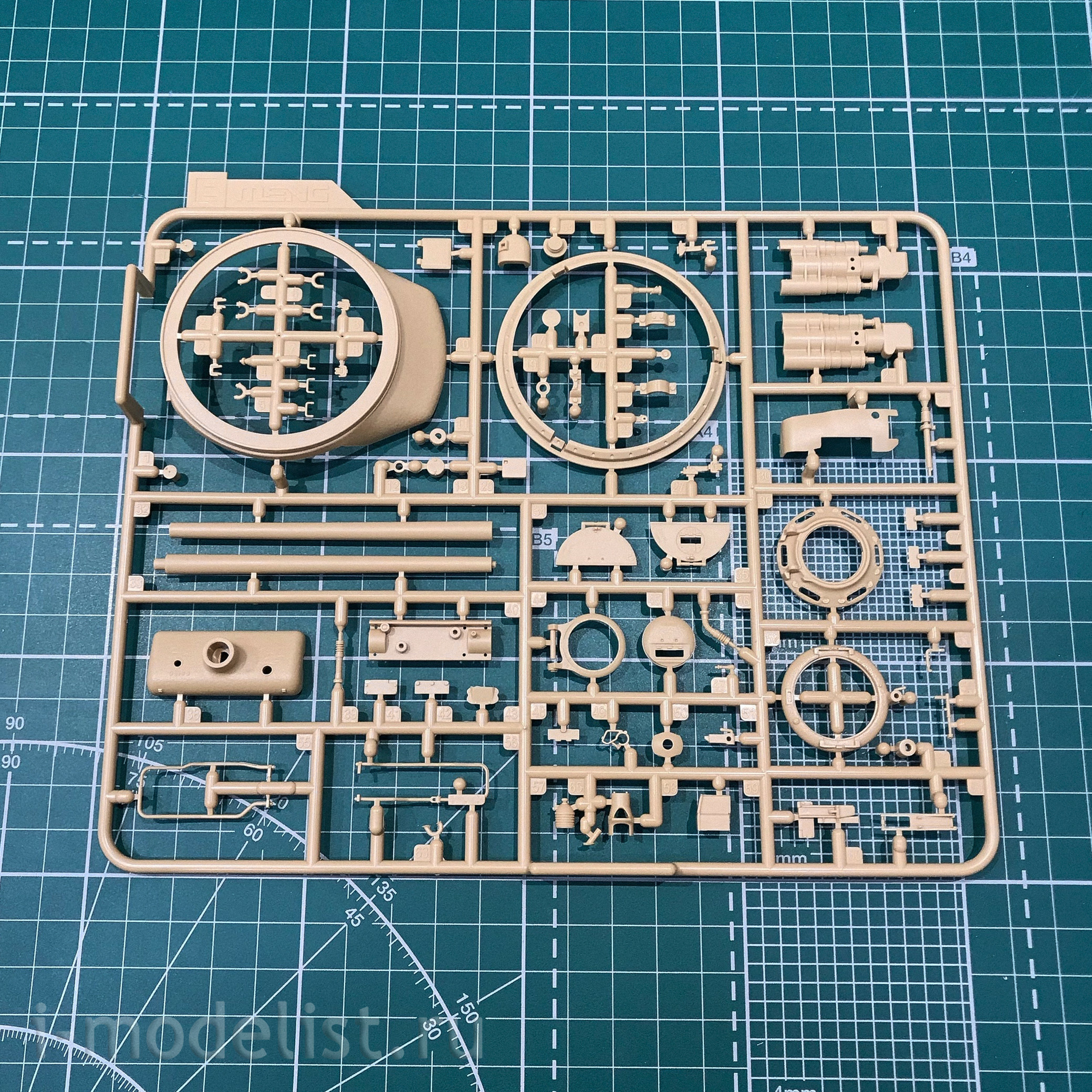 ES-006 Meng 1/35 Victory Kiss M4A3 (76)W Limited Edition
