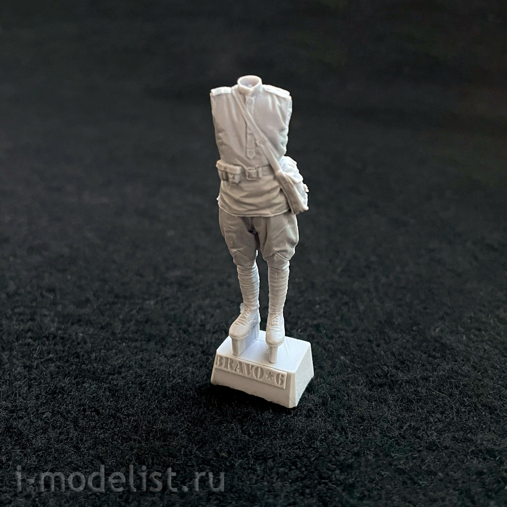 B6-35152 Bravo-6 1/35 Red Army Traffic Controller