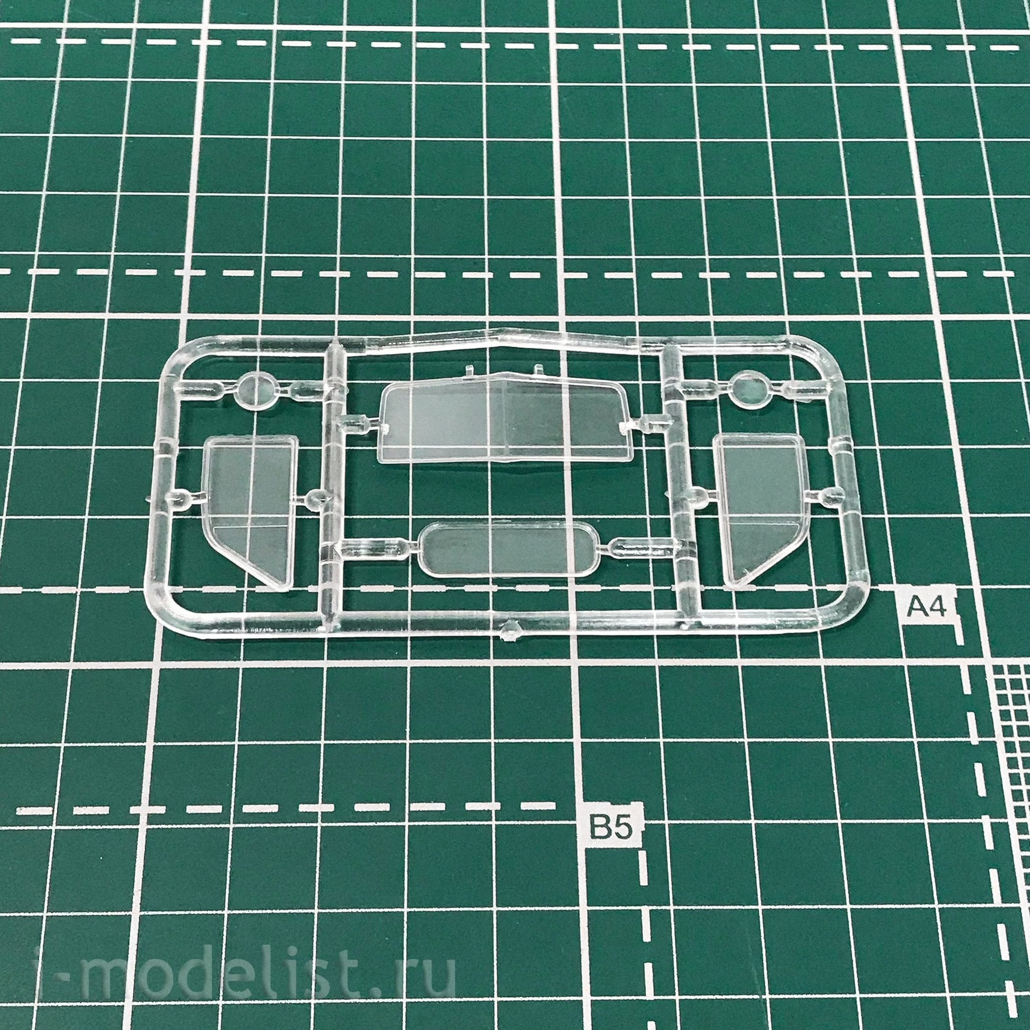 35510 ICM 1/35 Scale model Studebaker US6 with Soviet drivers II MV