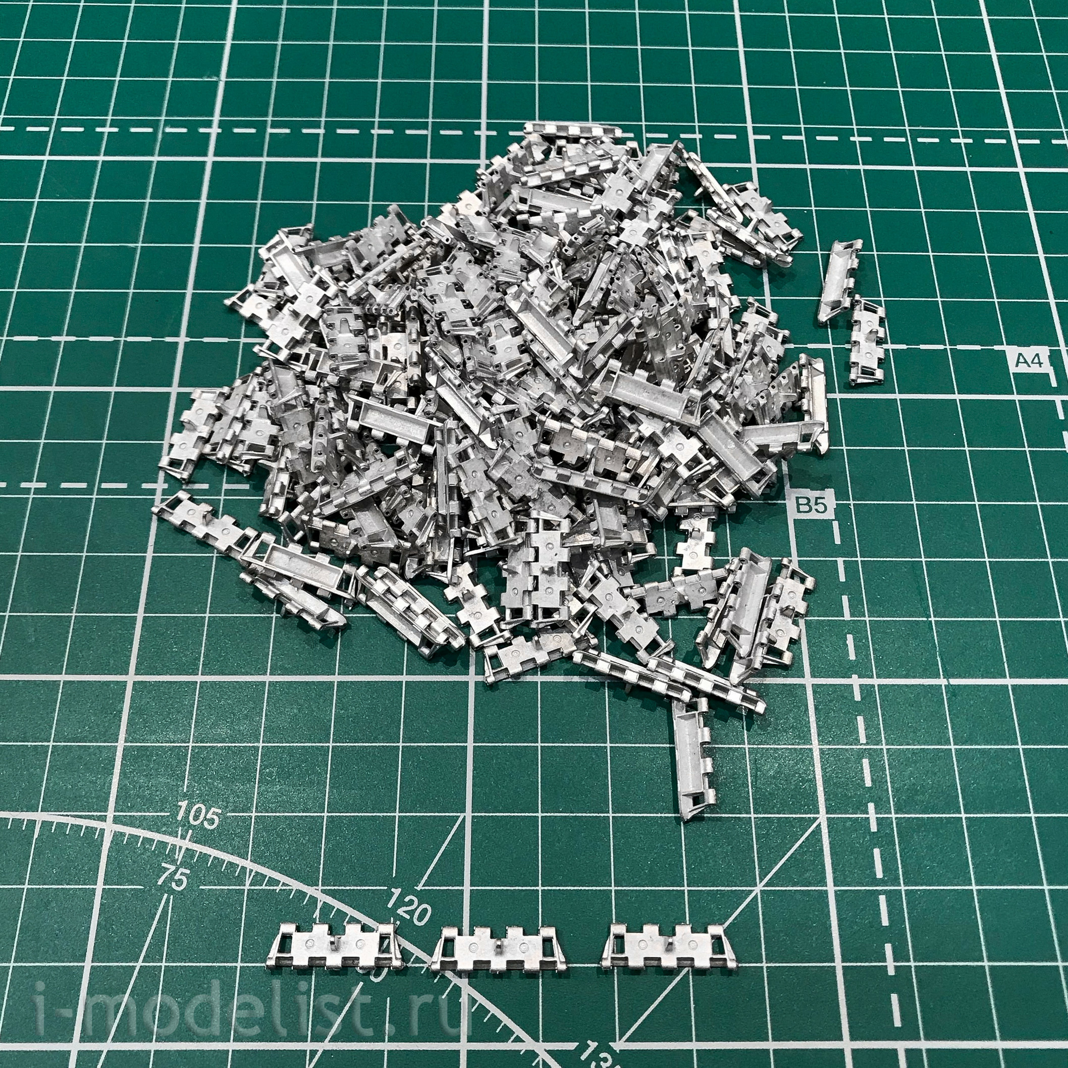 MTL-35220 MasterClub 1/35 metal tracks for Challenger 1