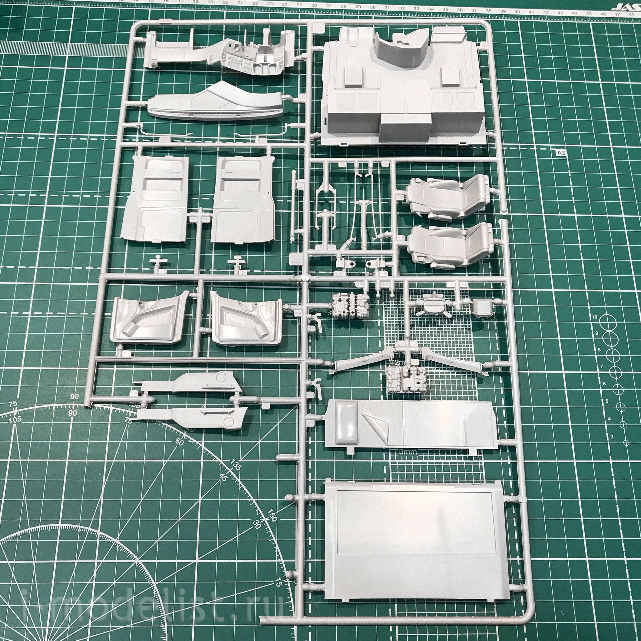 3948 Italeri 1/24 truck tractor Mercedes-Benz MP 4 BIG SPACE