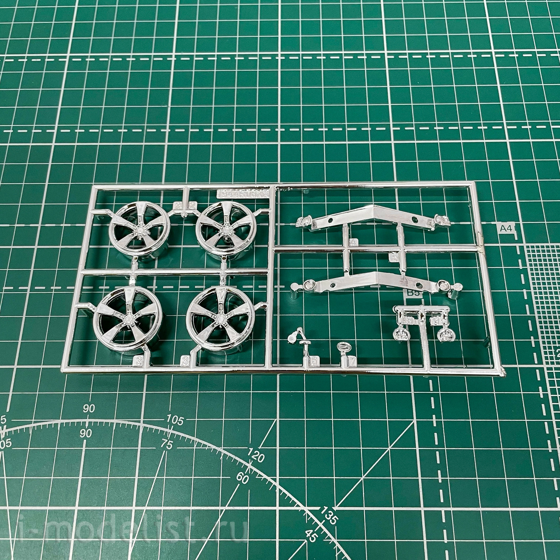 11527 Revell 1/25 American sports car Chevrolet Camaro Concept Car