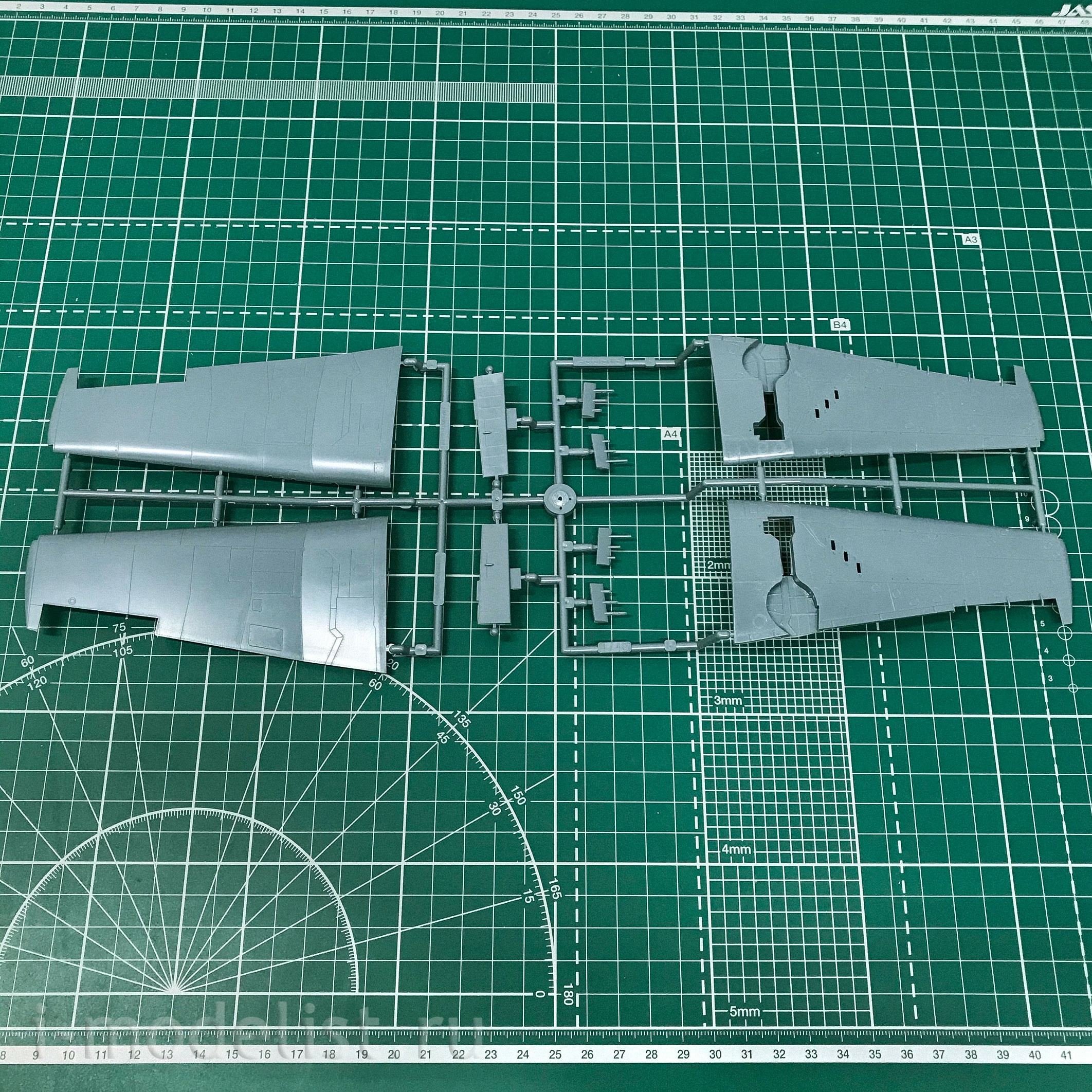 8434 Edward 1/48 F6F-5 Aircraft