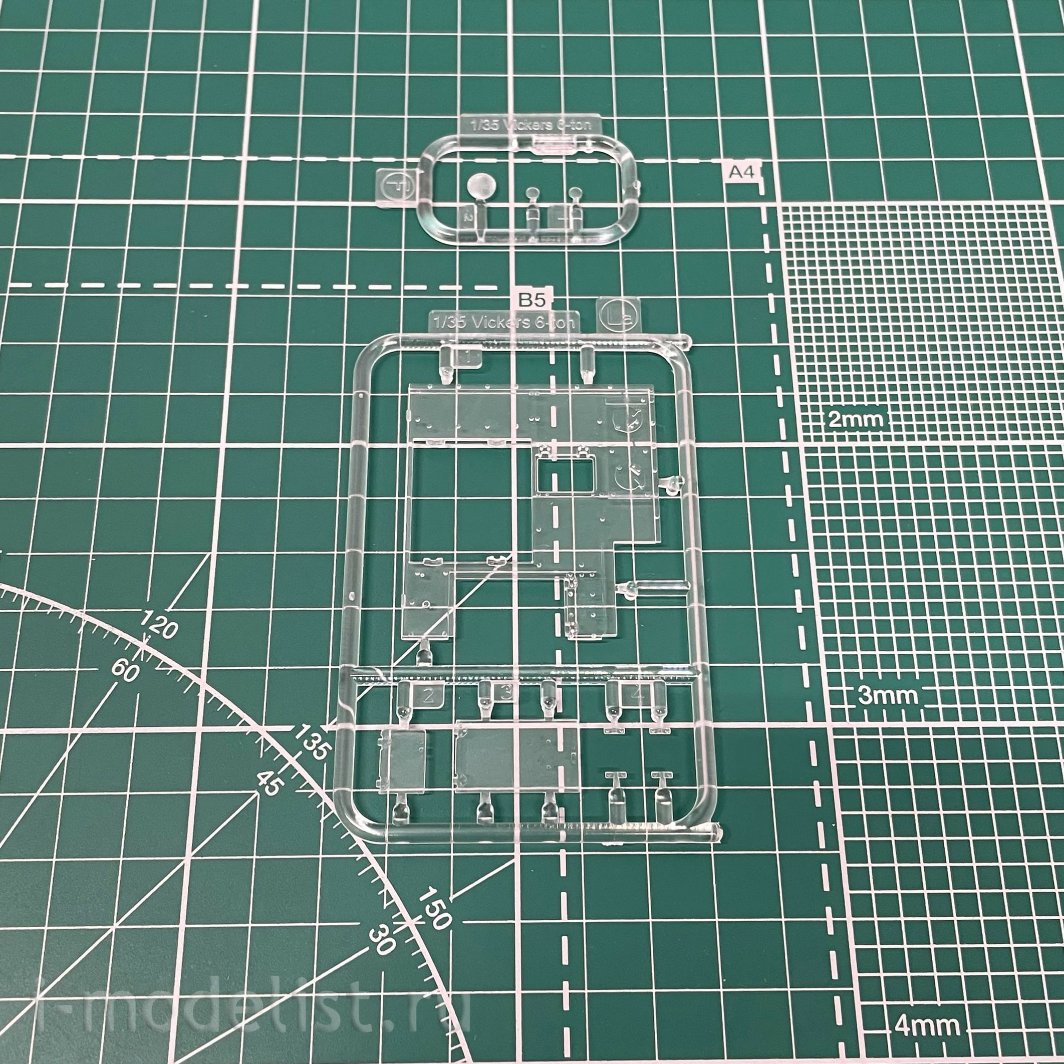 CV35A008 Combat Armor Models 1/35 Vickers 6-Ton Light Tank (Early Production Finland-VAE546)