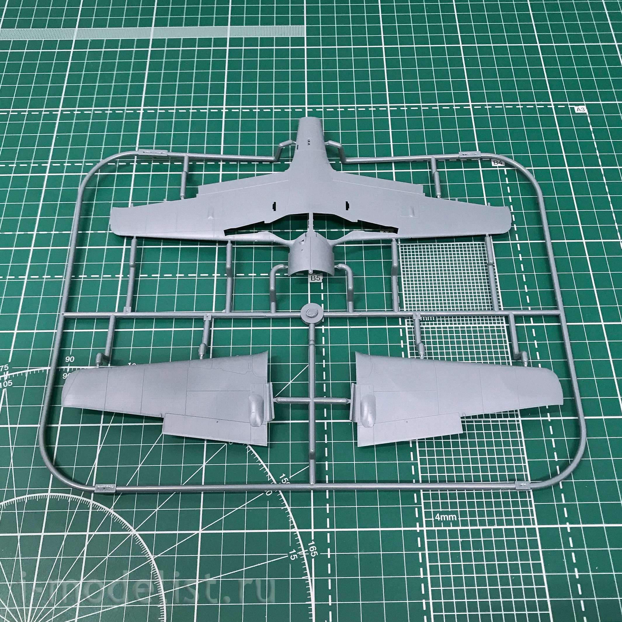 82143 Edward 1/48 Fw 190A-5 light fighter 