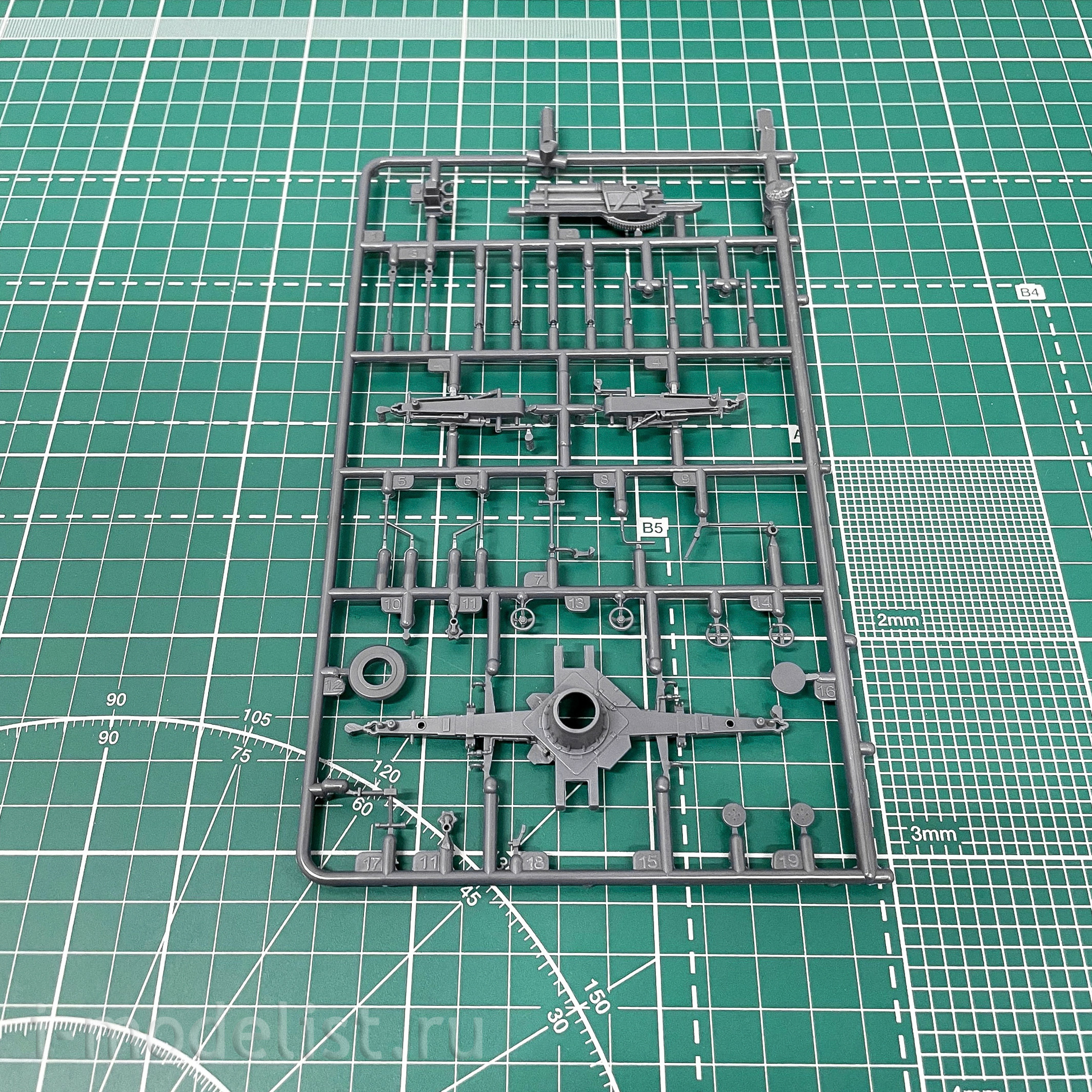 15771 Italeri 1/56 Cannon 8.8 cm Flak 37 with crew